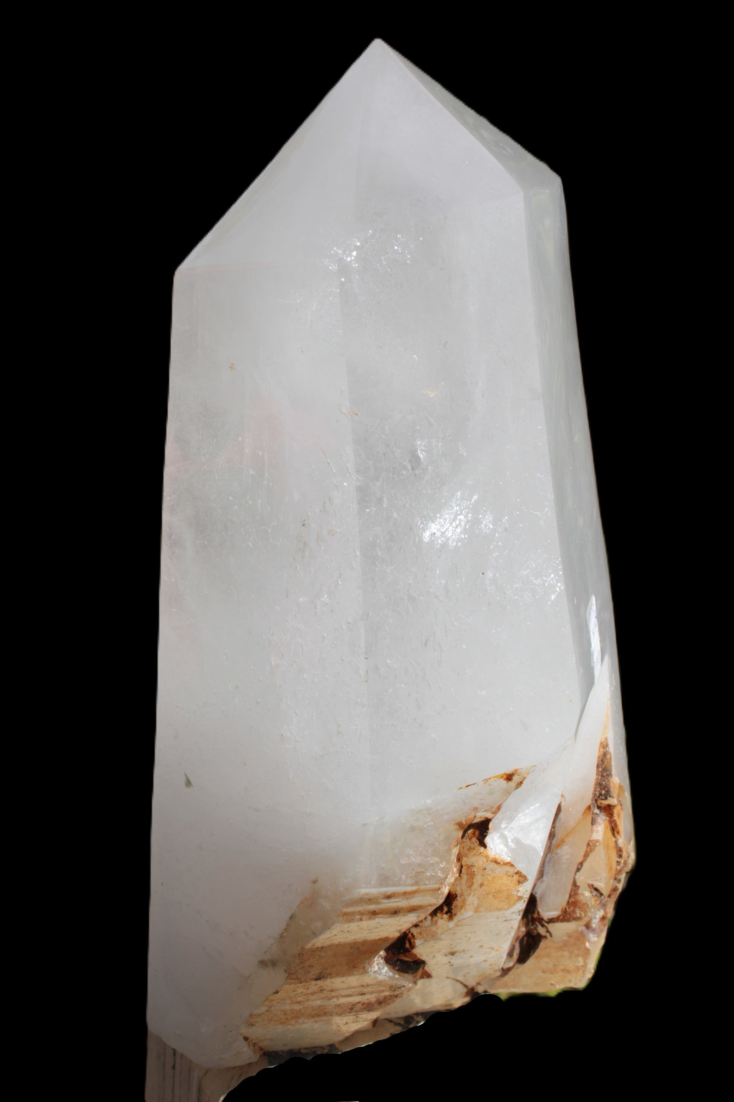 Clear White Quartz obelisk 14040g in sunlight