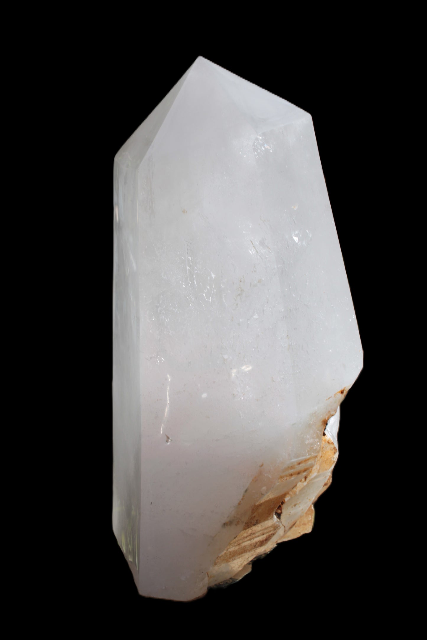 Clear White Quartz obelisk 14040g in sunlight
