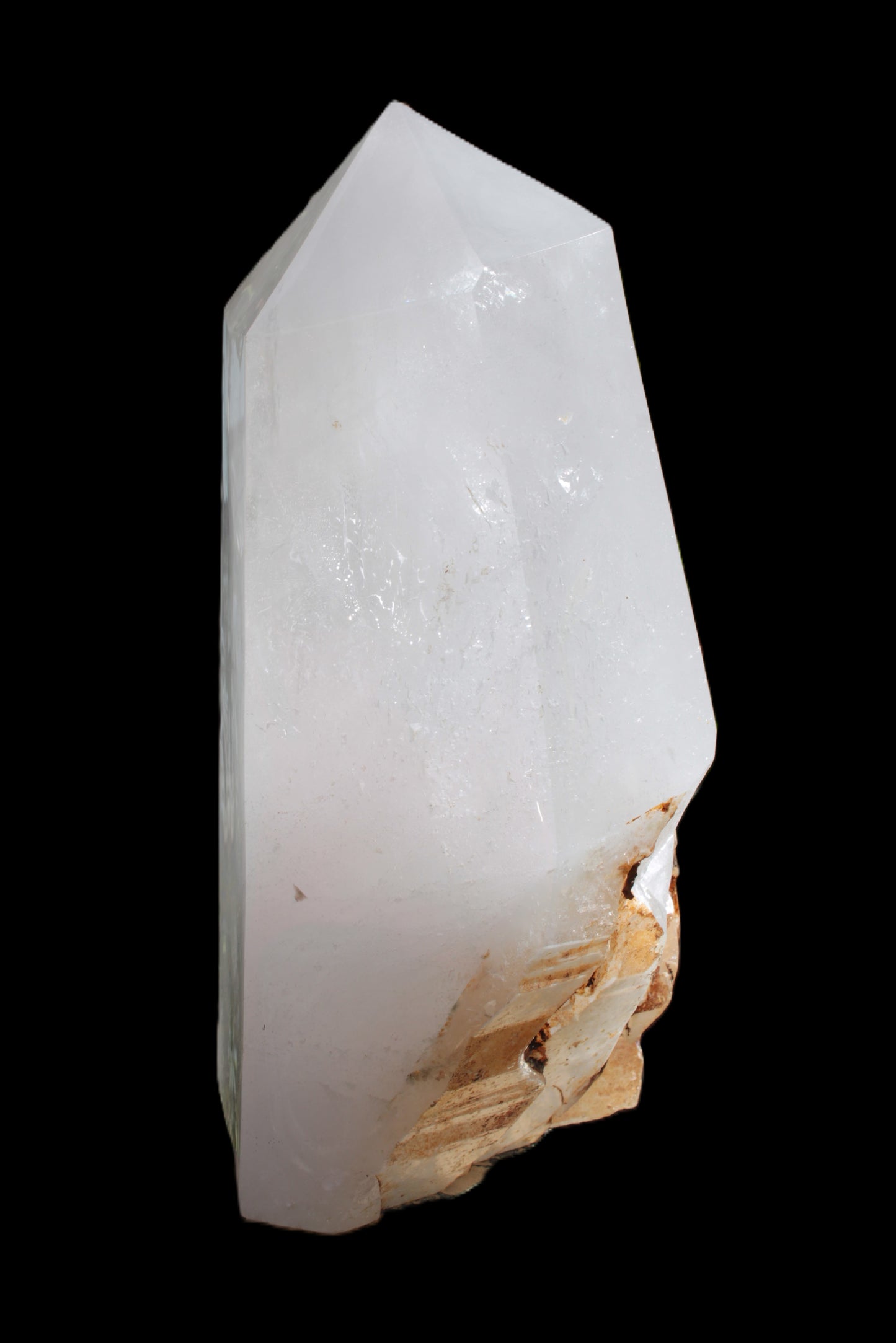 Clear White Quartz obelisk 14040g in sunlight