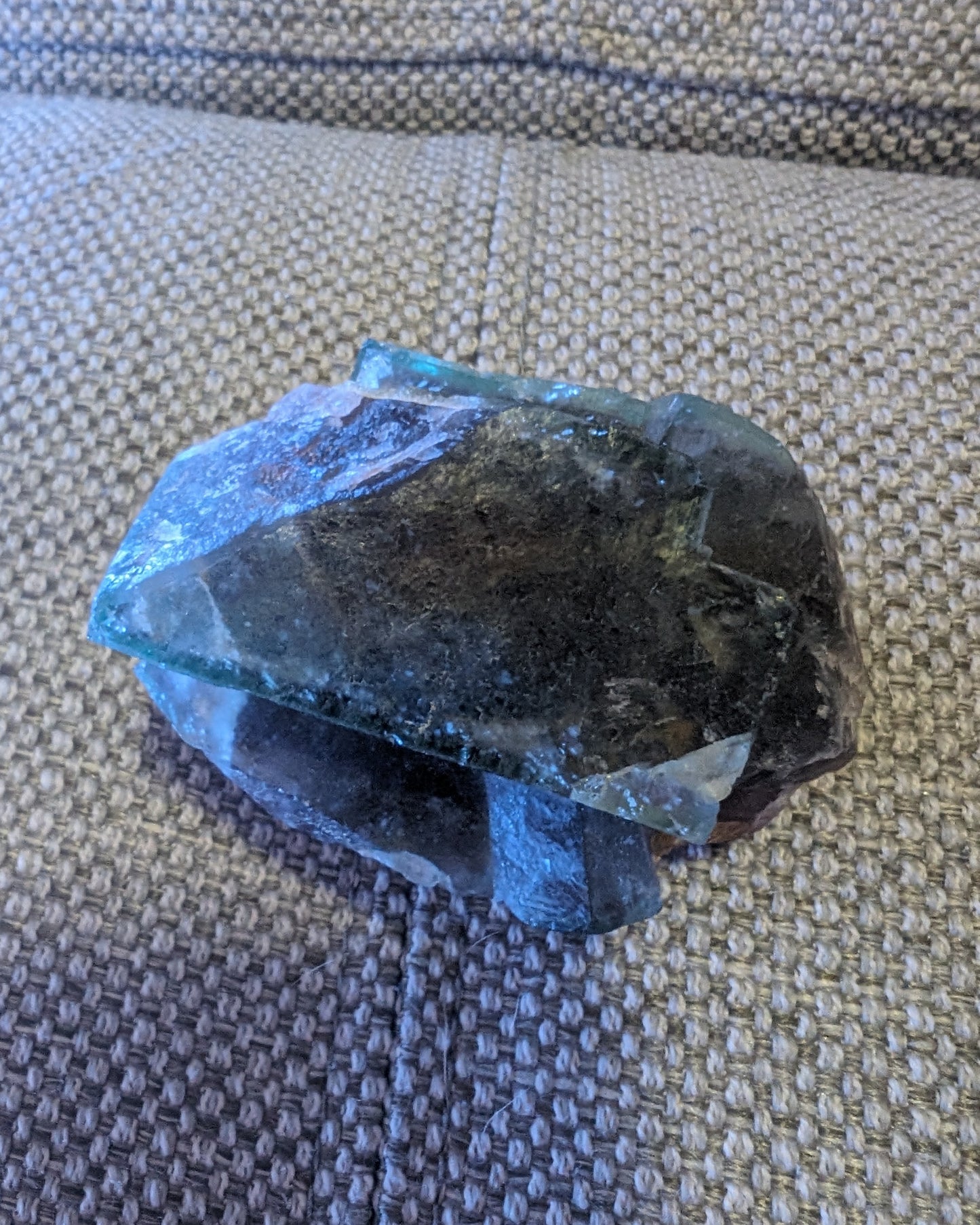 Fluorite cubic cluster UV reactive 328g Rocks and Things