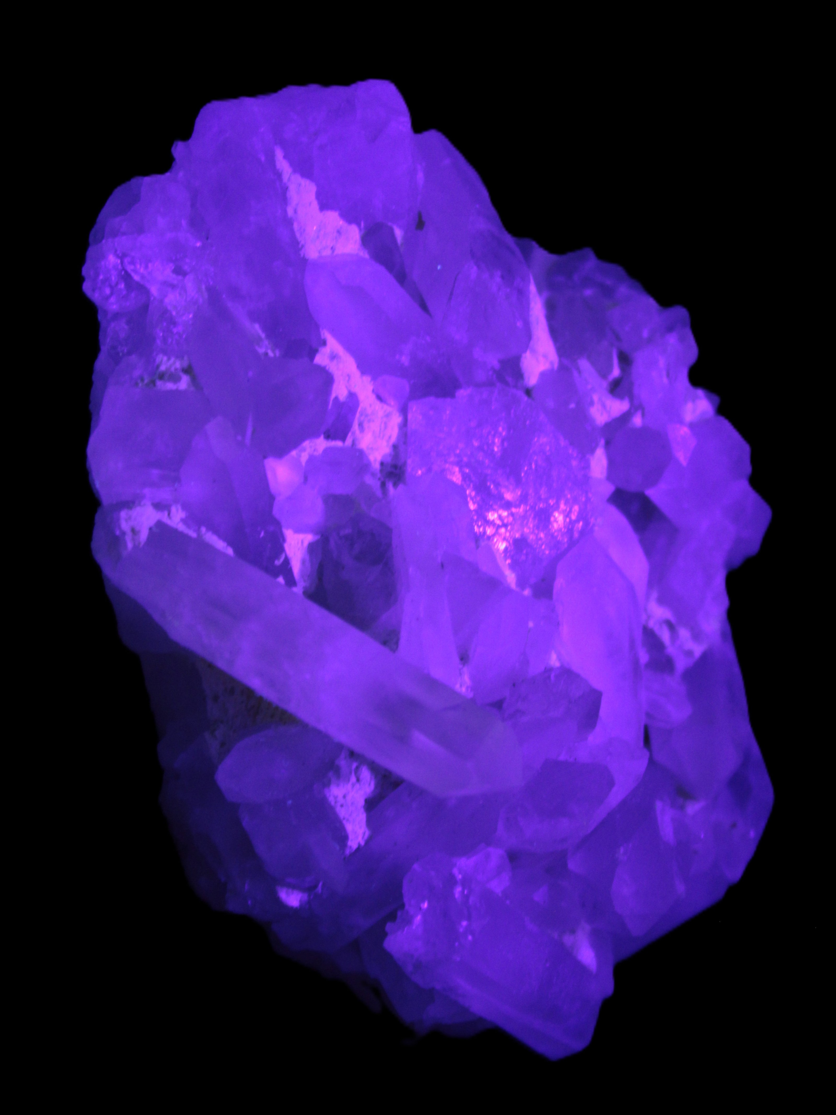 Clear Quartz cluster 100*77*33mm 242g in UV light