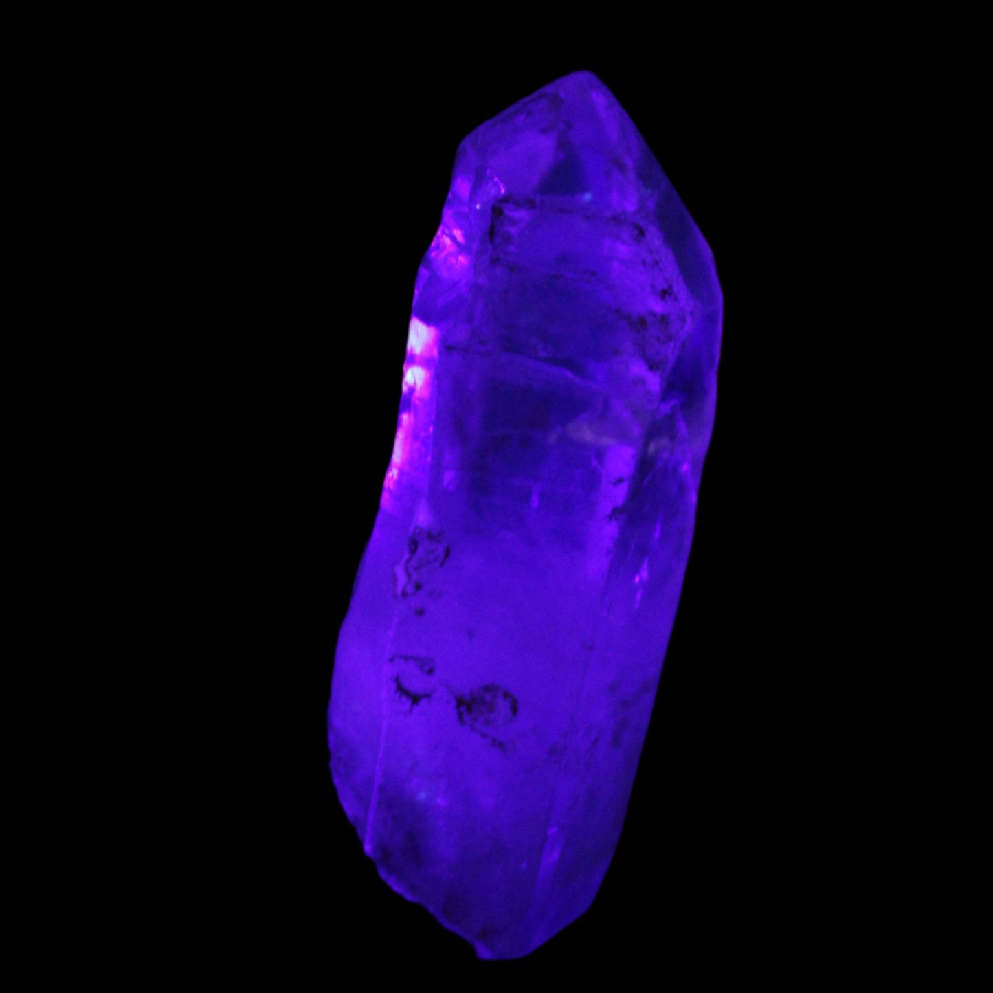 Fenster Diamond Quartz with petroleum fluorescence 41-48mm 12-18g in UV light - Rocks and Things Store