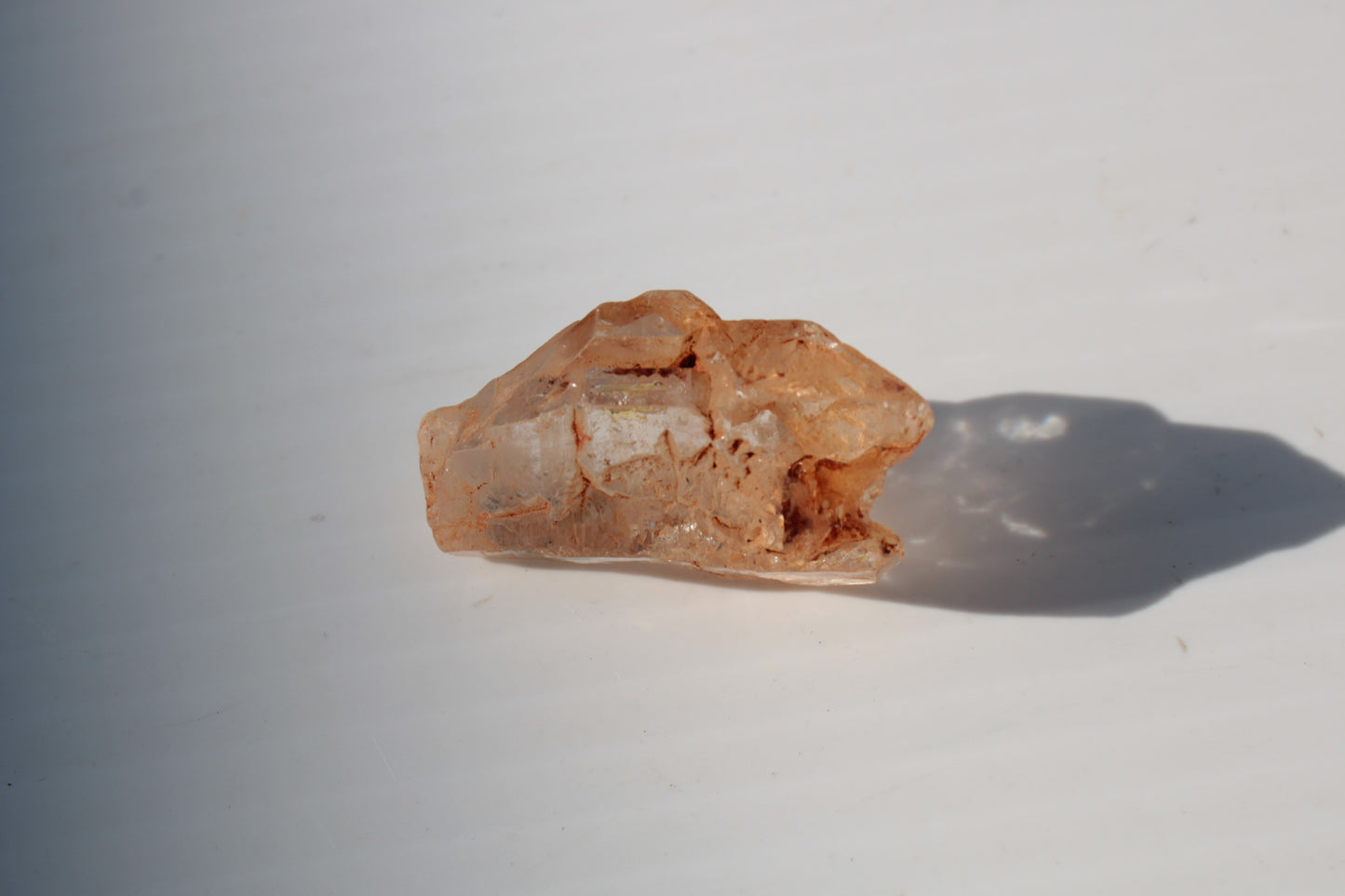 Fenster Diamond Quartz with petroleum fluorescence 30-35mm 10-12g Rocks and Things