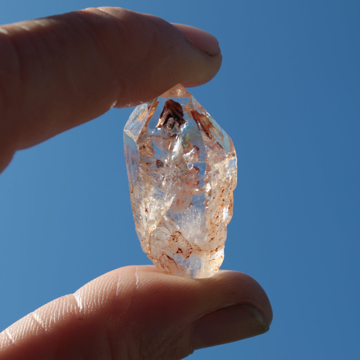 Fenster Diamond Quartz with petroleum fluorescence 30-35mm 10-12g Rocks and Things