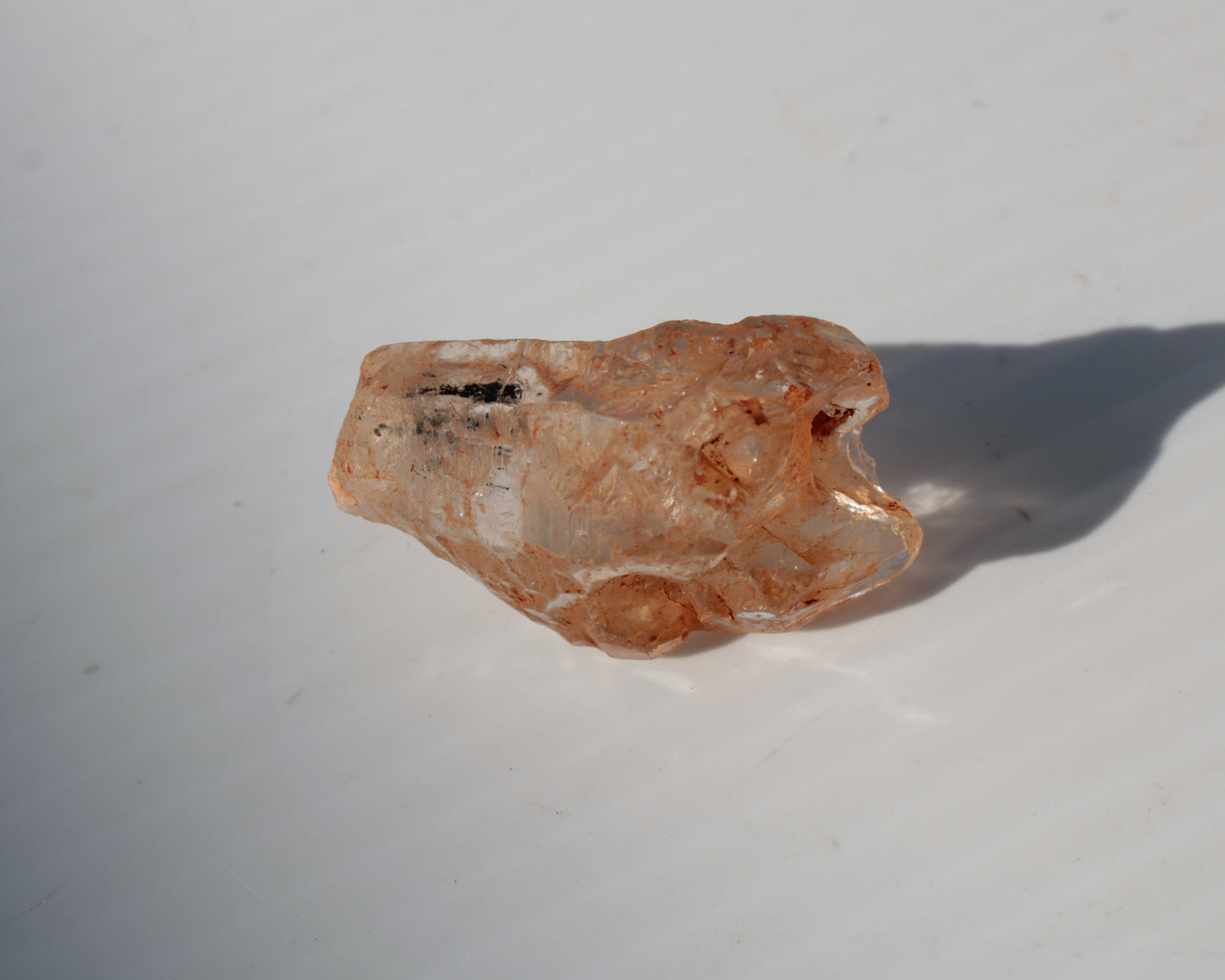 Fenster Diamond Quartz with petroleum fluorescence 30-35mm 10-12g Rocks and Things