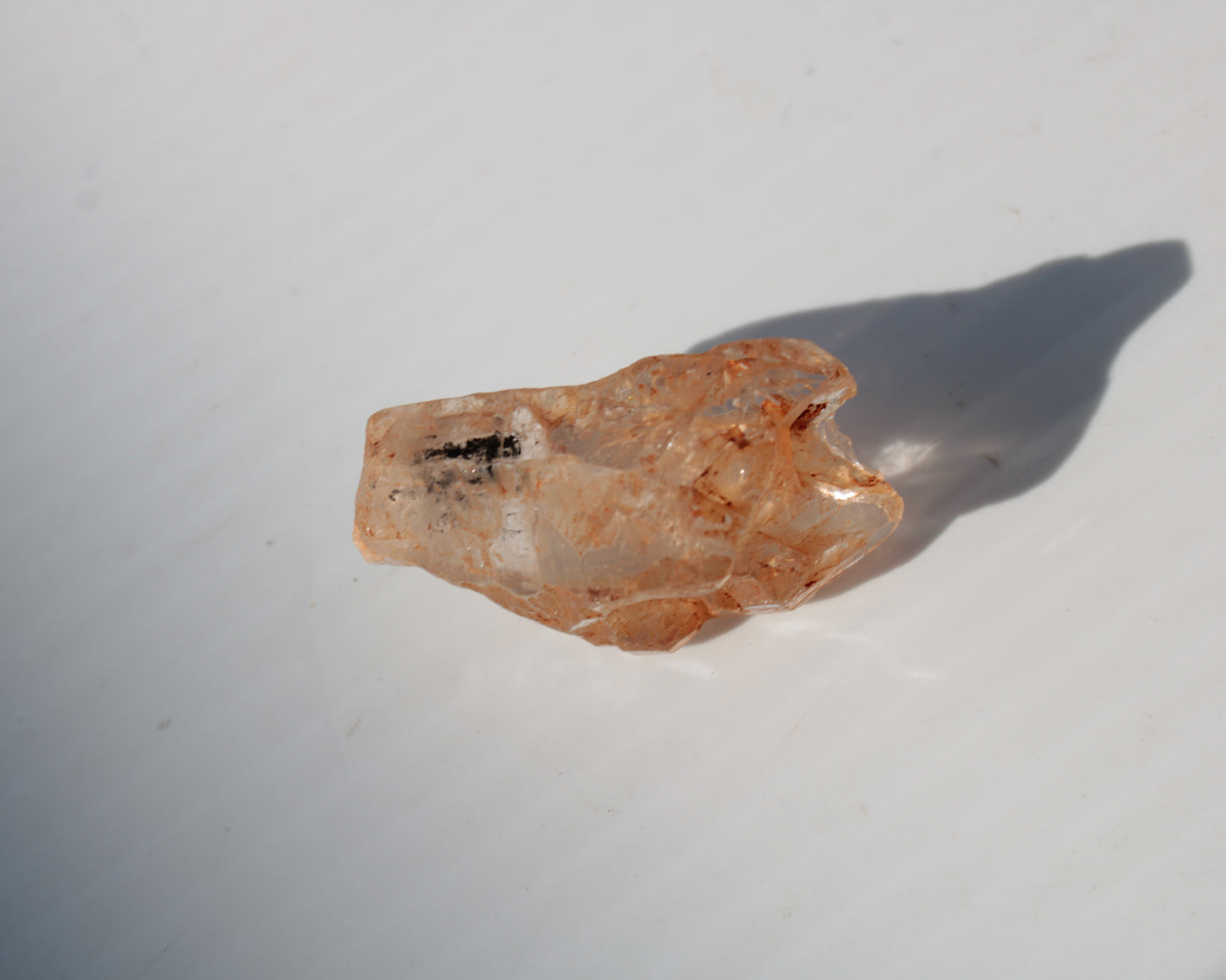 Fenster Diamond Quartz with petroleum fluorescence 30-35mm 10-12g Rocks and Things