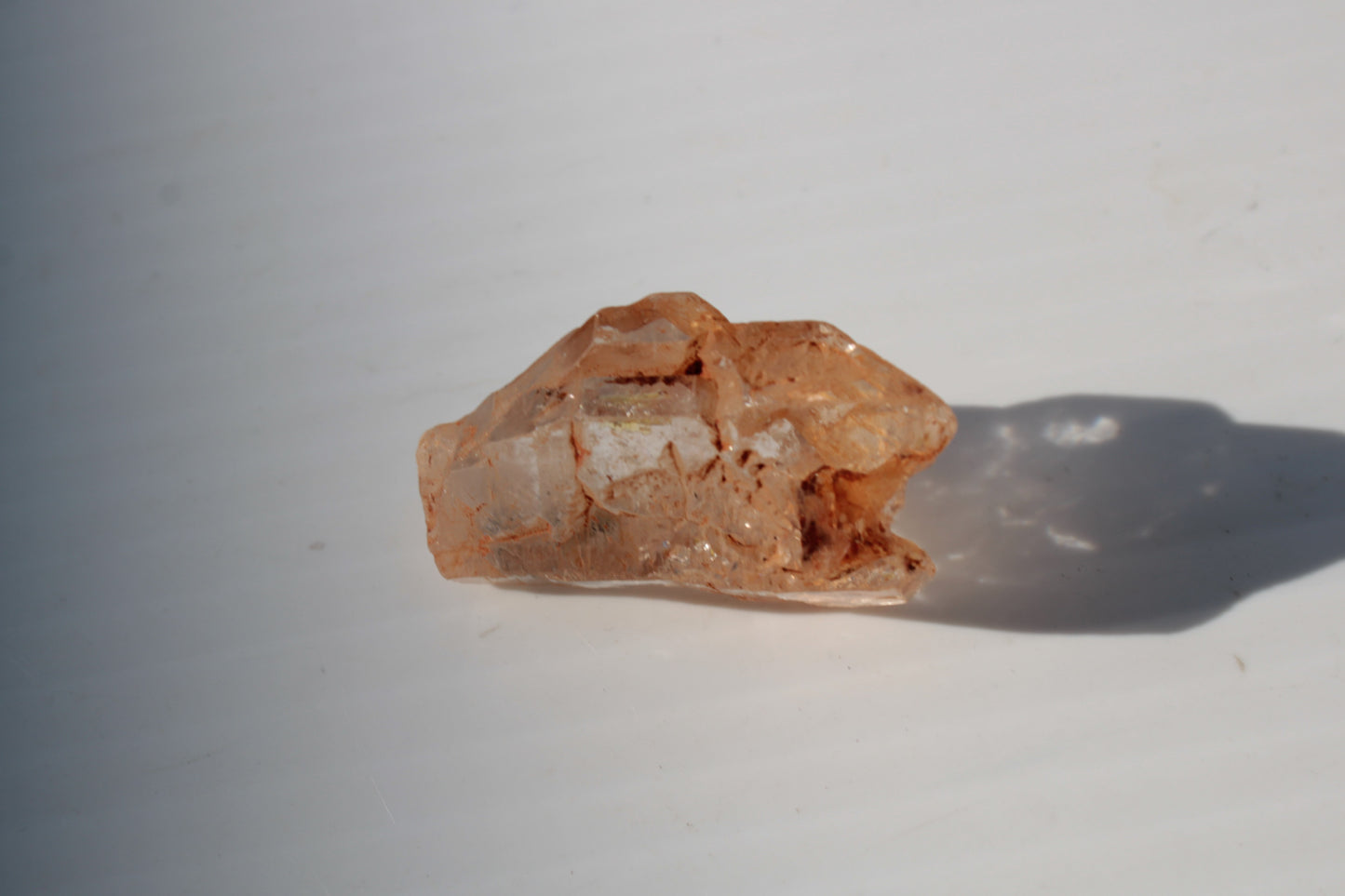 Fenster Diamond Quartz with petroleum fluorescence 30-35mm 10-12g Rocks and Things
