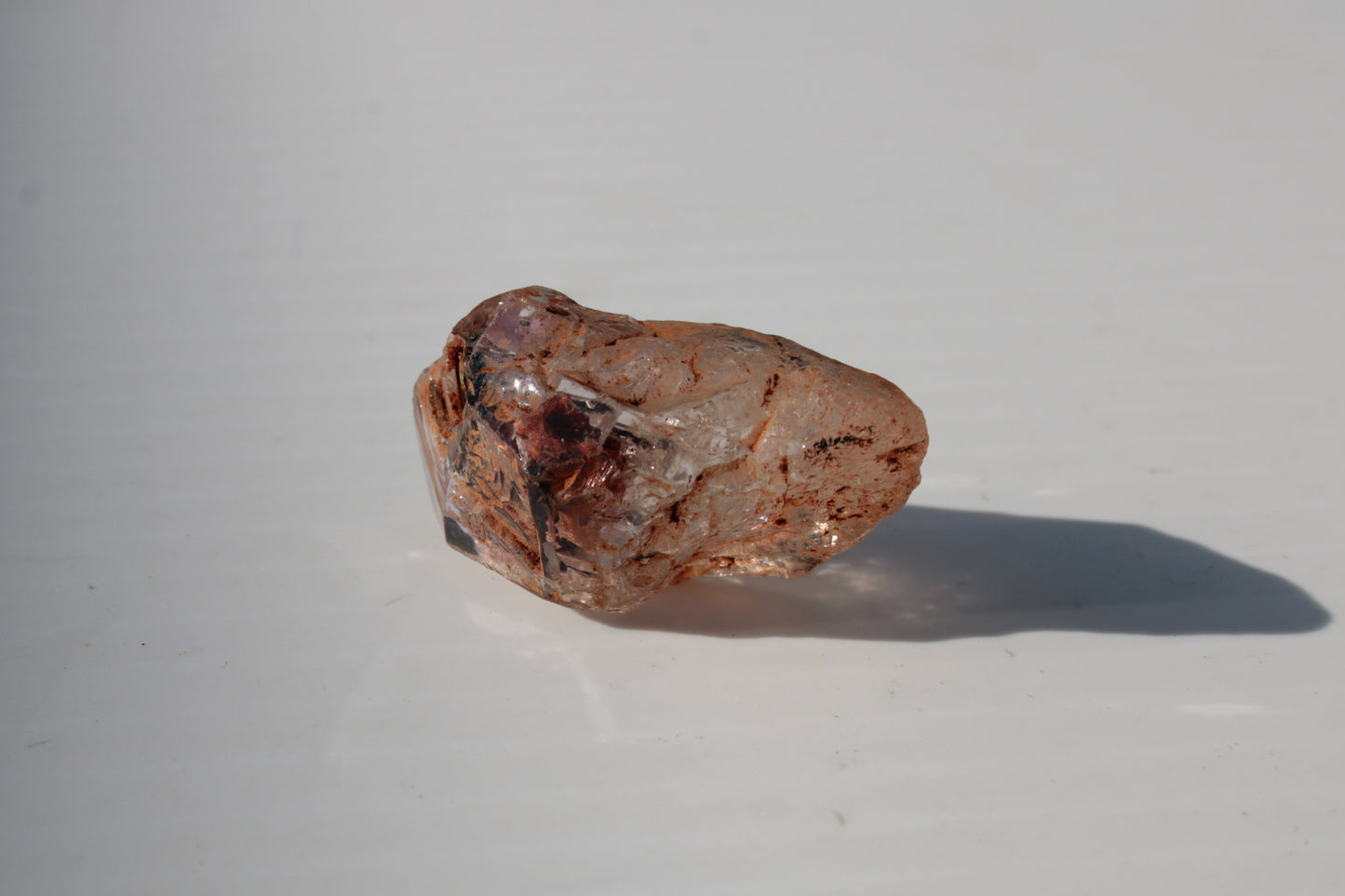Fenster Diamond Quartz with petroleum fluorescence 30-35mm 10-12g Rocks and Things
