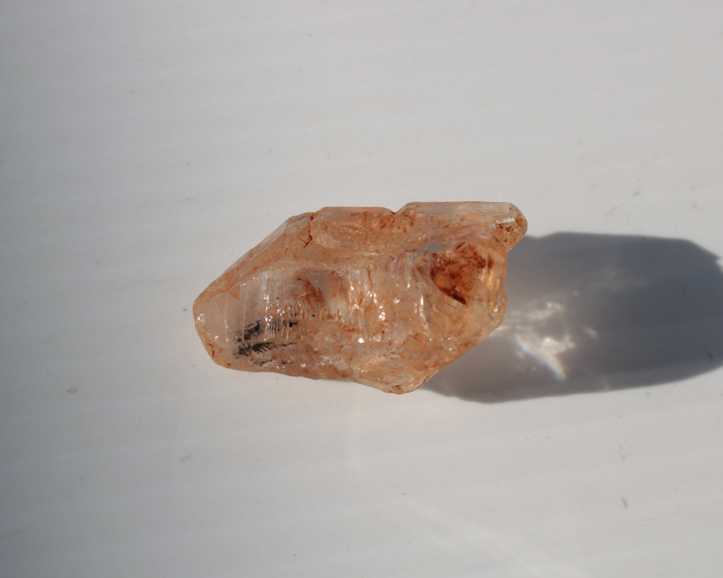 Fenster Diamond Quartz with petroleum fluorescence 30-35mm 10-12g Rocks and Things
