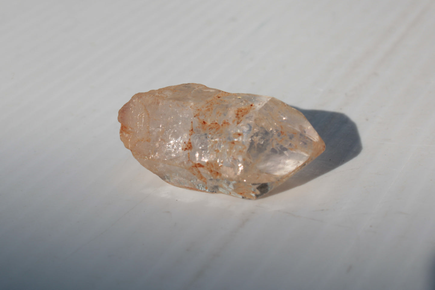 Fenster Diamond Quartz with petroleum fluorescence 30-35mm 10-12g Rocks and Things