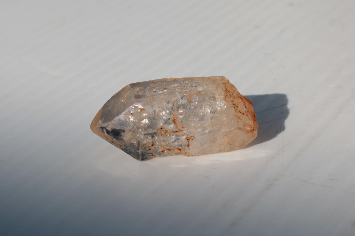 Fenster Diamond Quartz with petroleum fluorescence 30-35mm 10-12g Rocks and Things