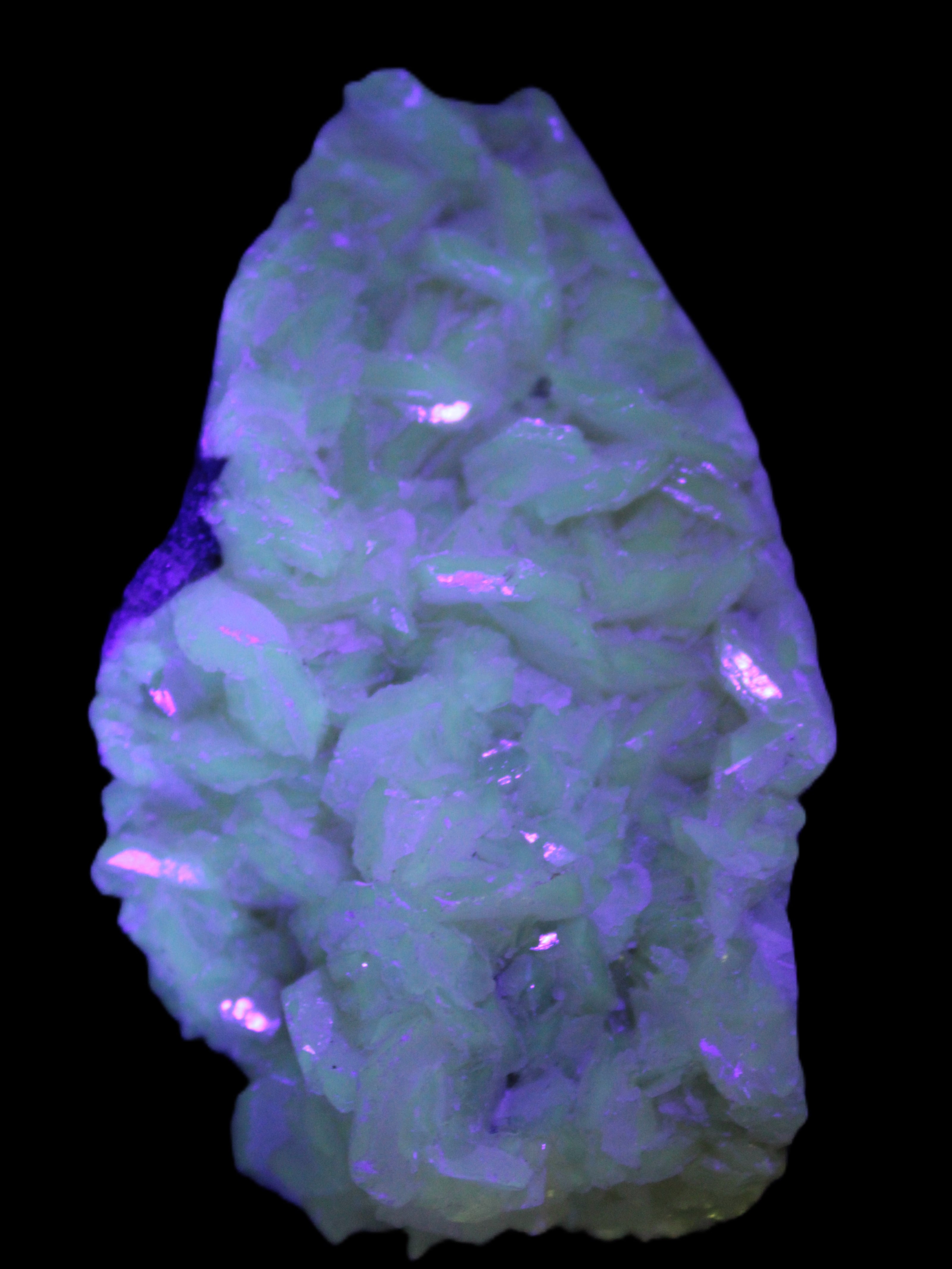 Calcite cluster UV reactive 80mm 114g Rocks and Things