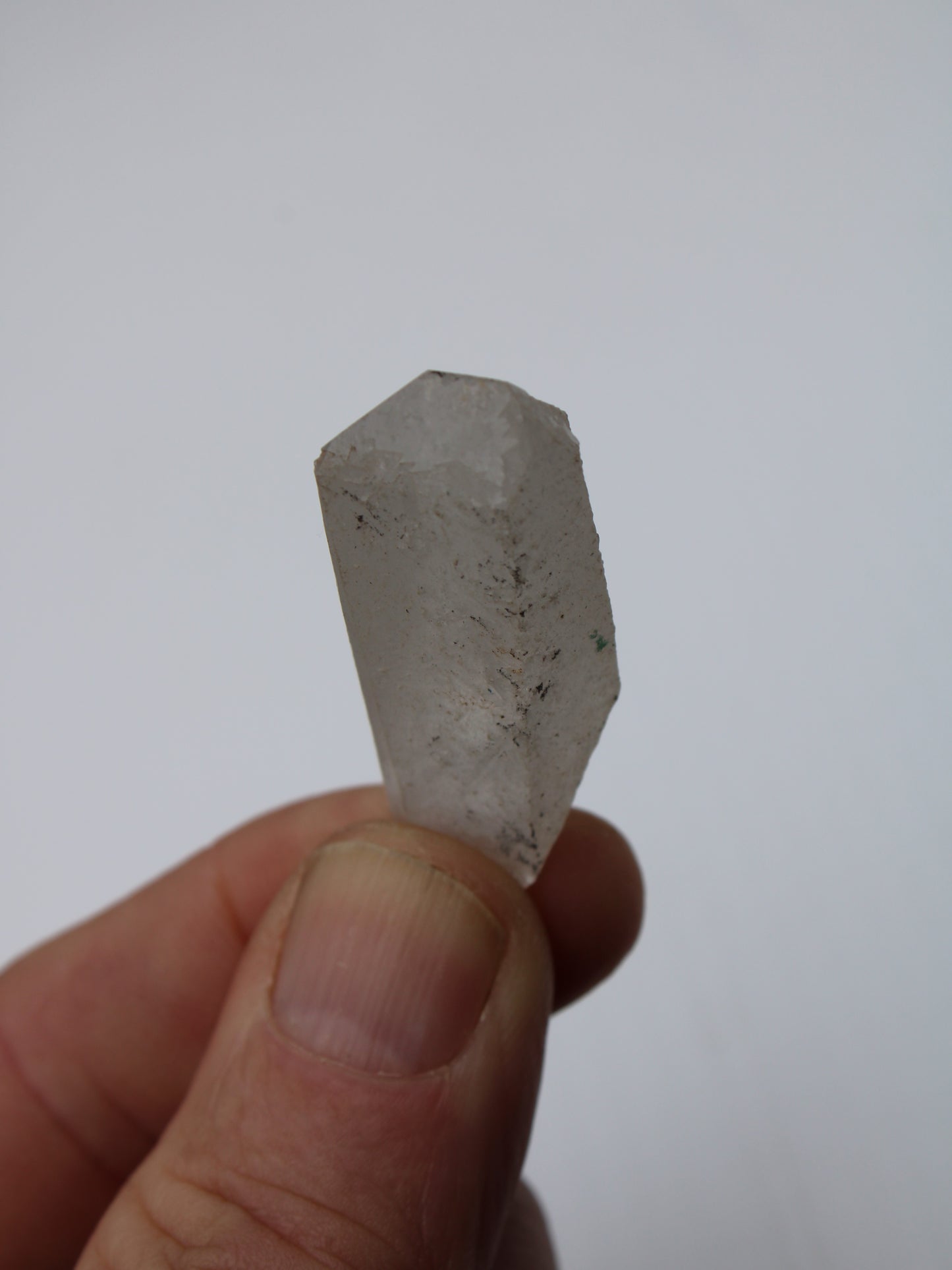 Quartz crystal point 8.8/9.9g Rocks and Things