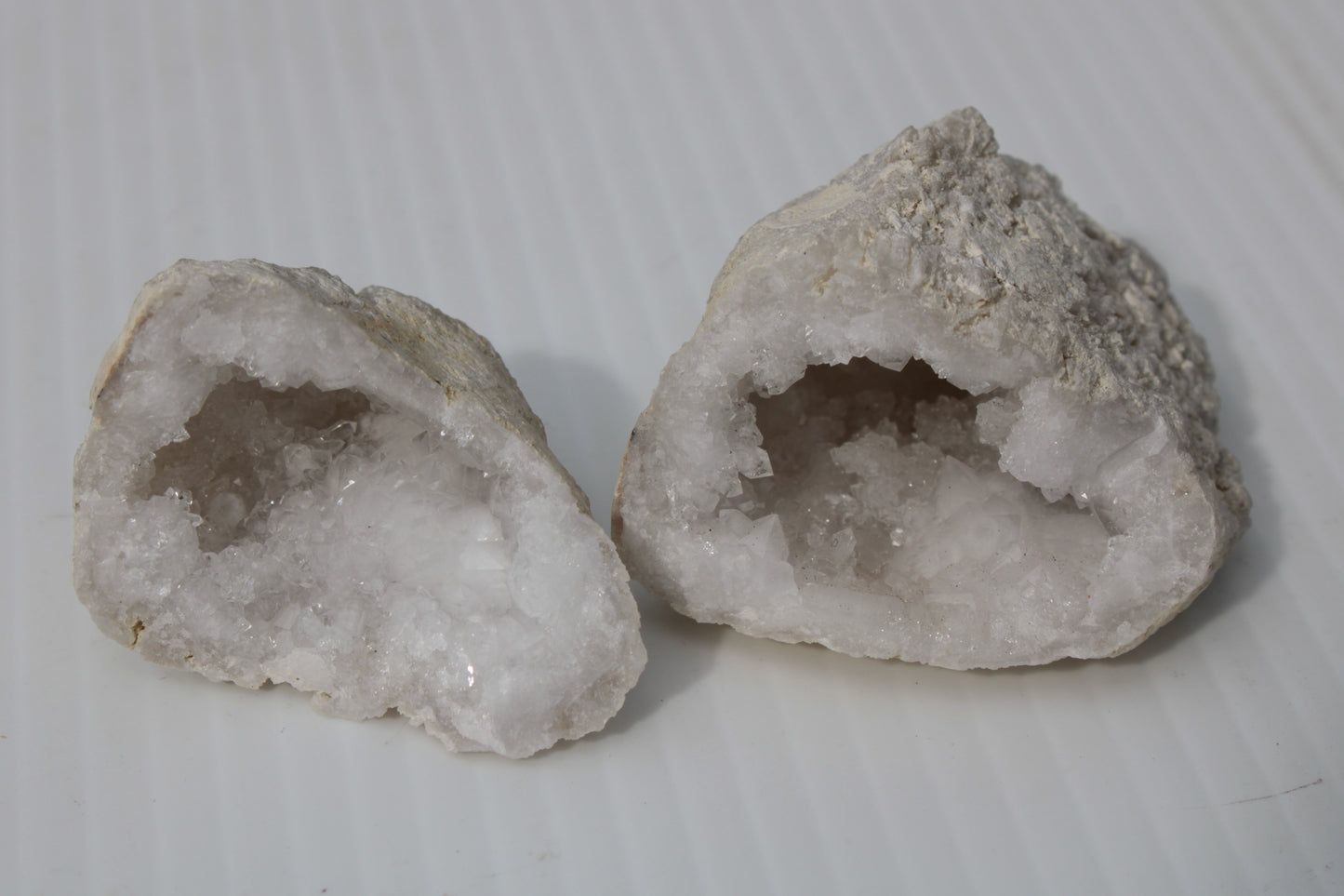 Quartz geode 100.6g Rocks and Things