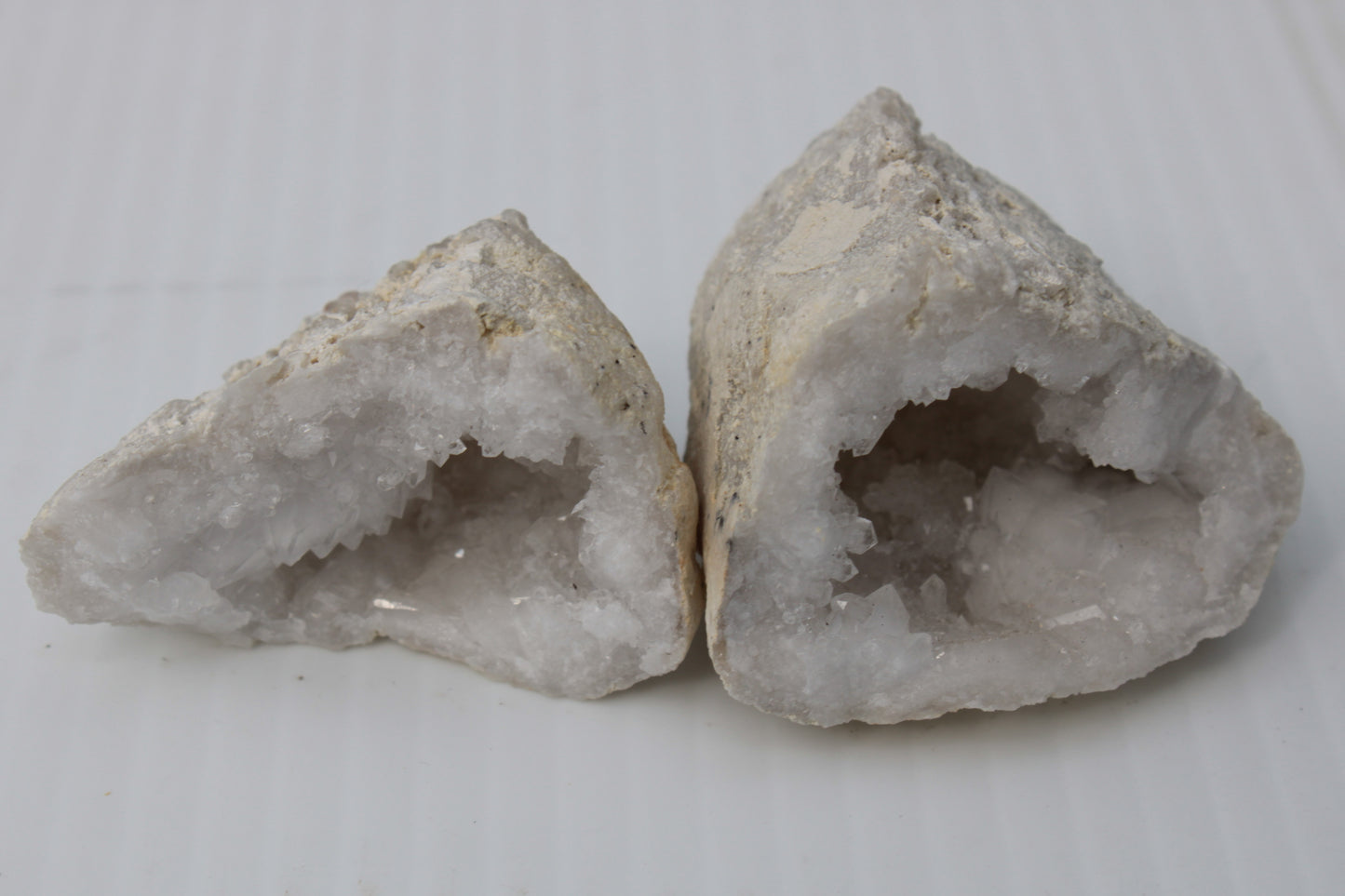 Quartz geode 100.6g Rocks and Things