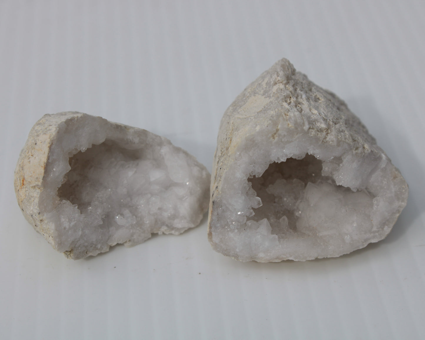 Quartz geode 100.6g Rocks and Things