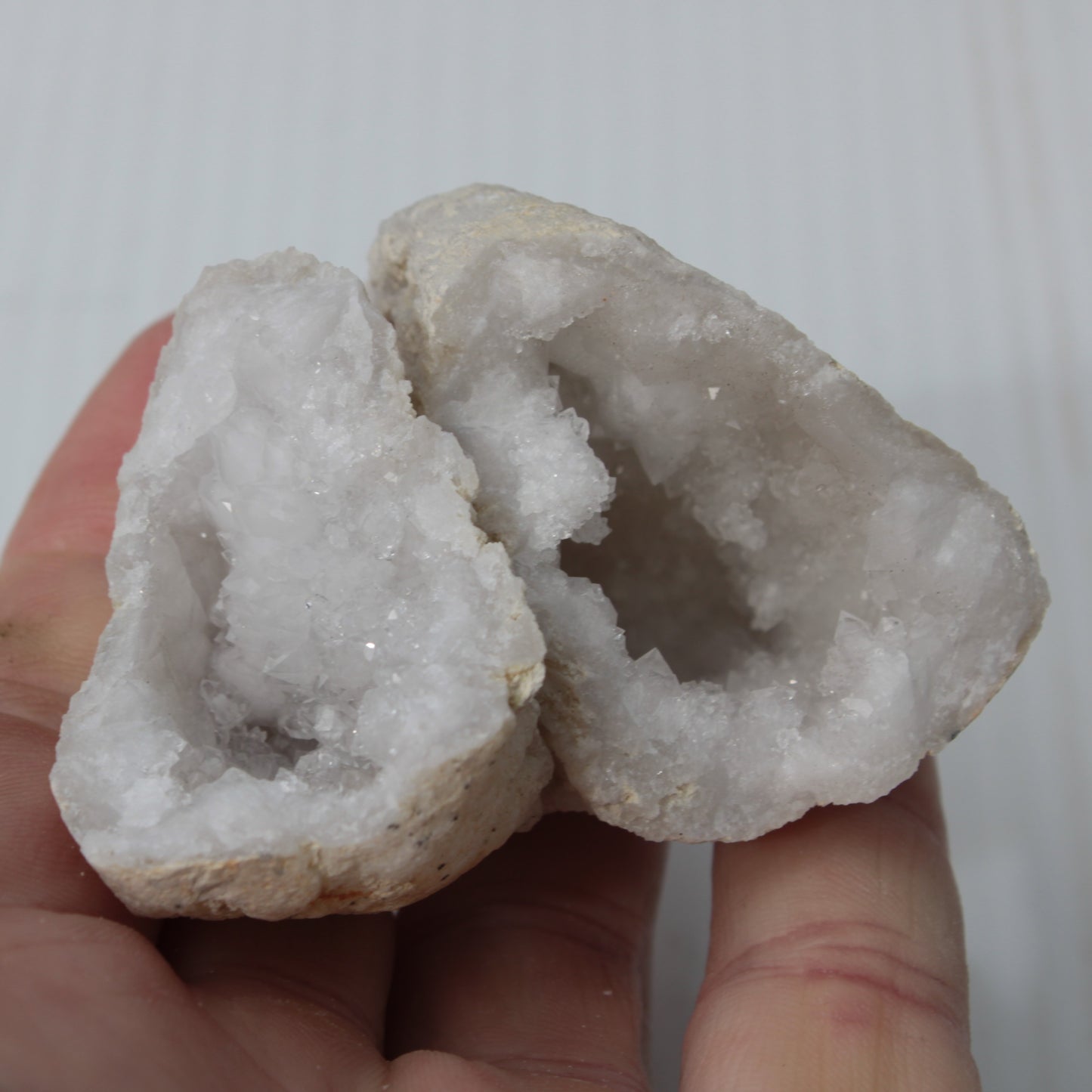 Quartz geode 100.6g Rocks and Things