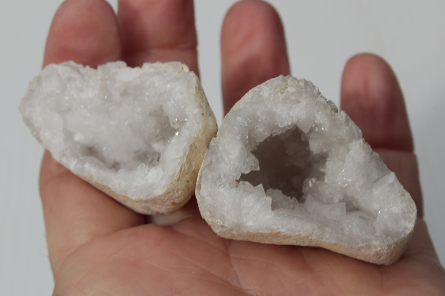 Quartz geode 100.6g Rocks and Things