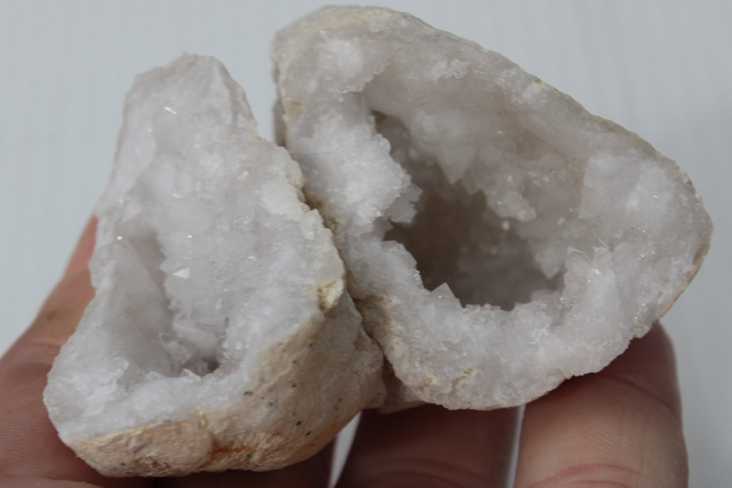 Quartz geode 100.6g Rocks and Things