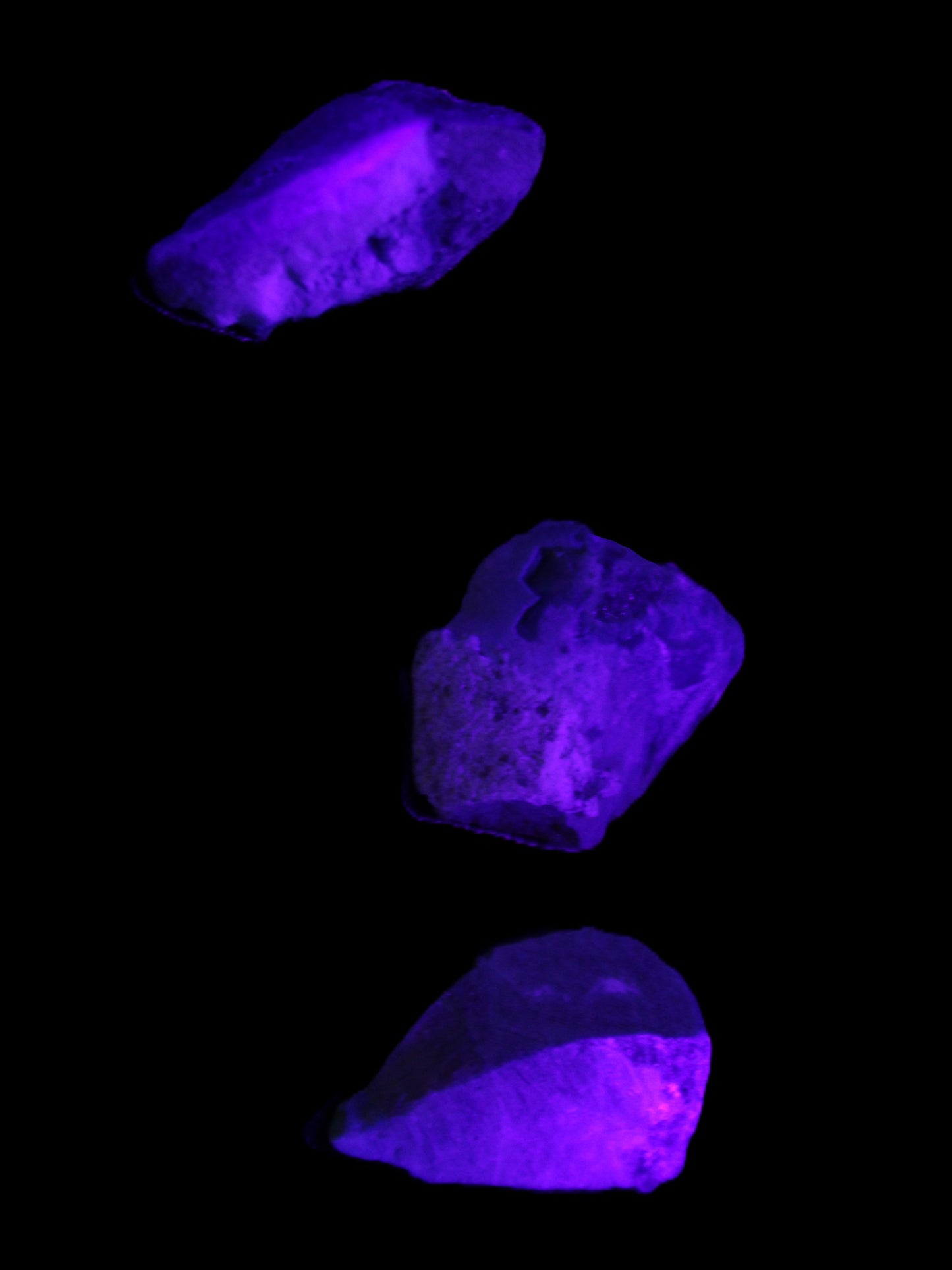 Chrysocolla Shattuckite Malachite 3 natural stones 10g in UV light - Rocks and Things Store
