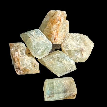 Aquamarine natural 4-6 crystals 7-8g in sunshine - Rocks and Things Store