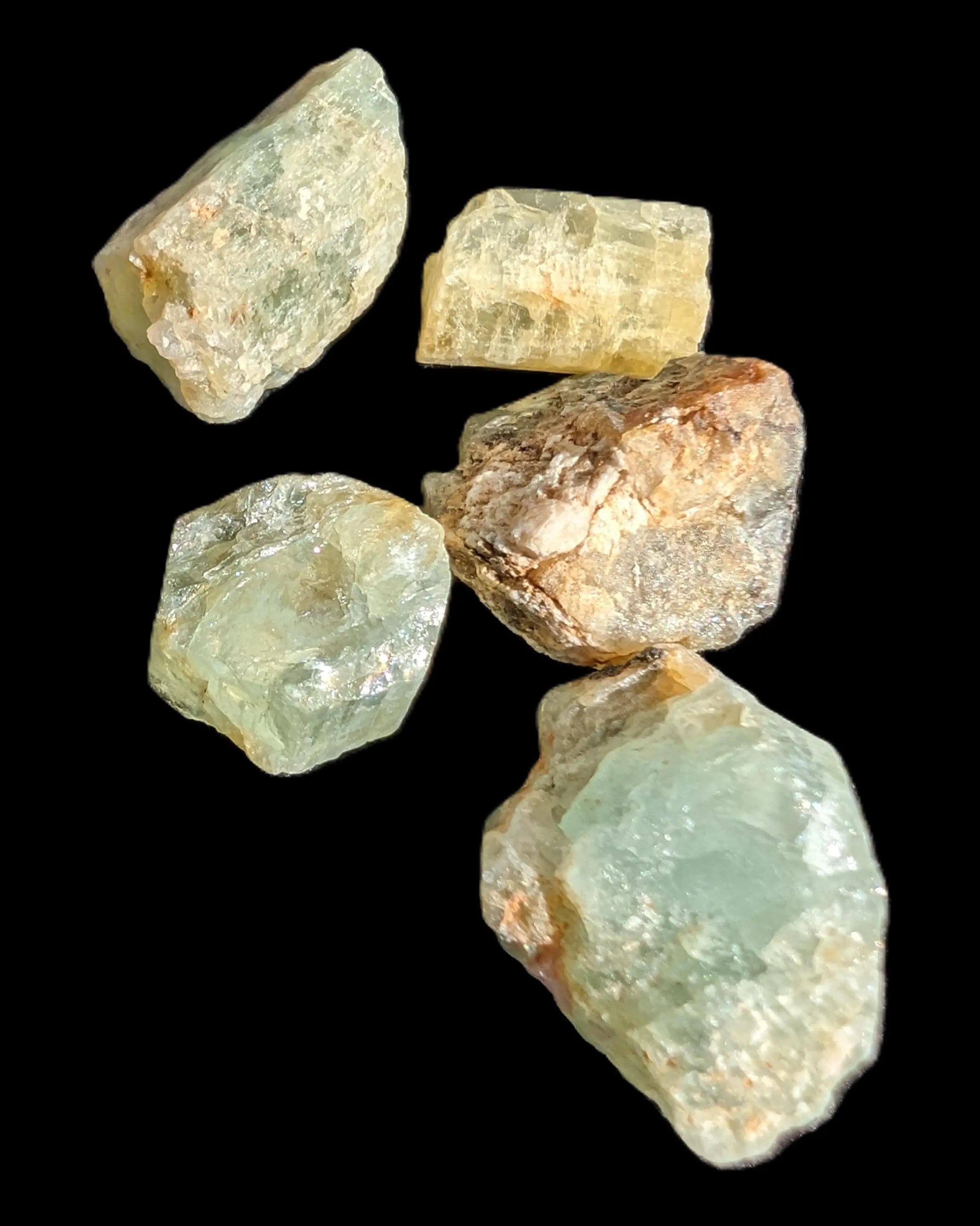Aquamarine natural 4-6 crystals 7-8g in sunshine - Rocks and Things Store