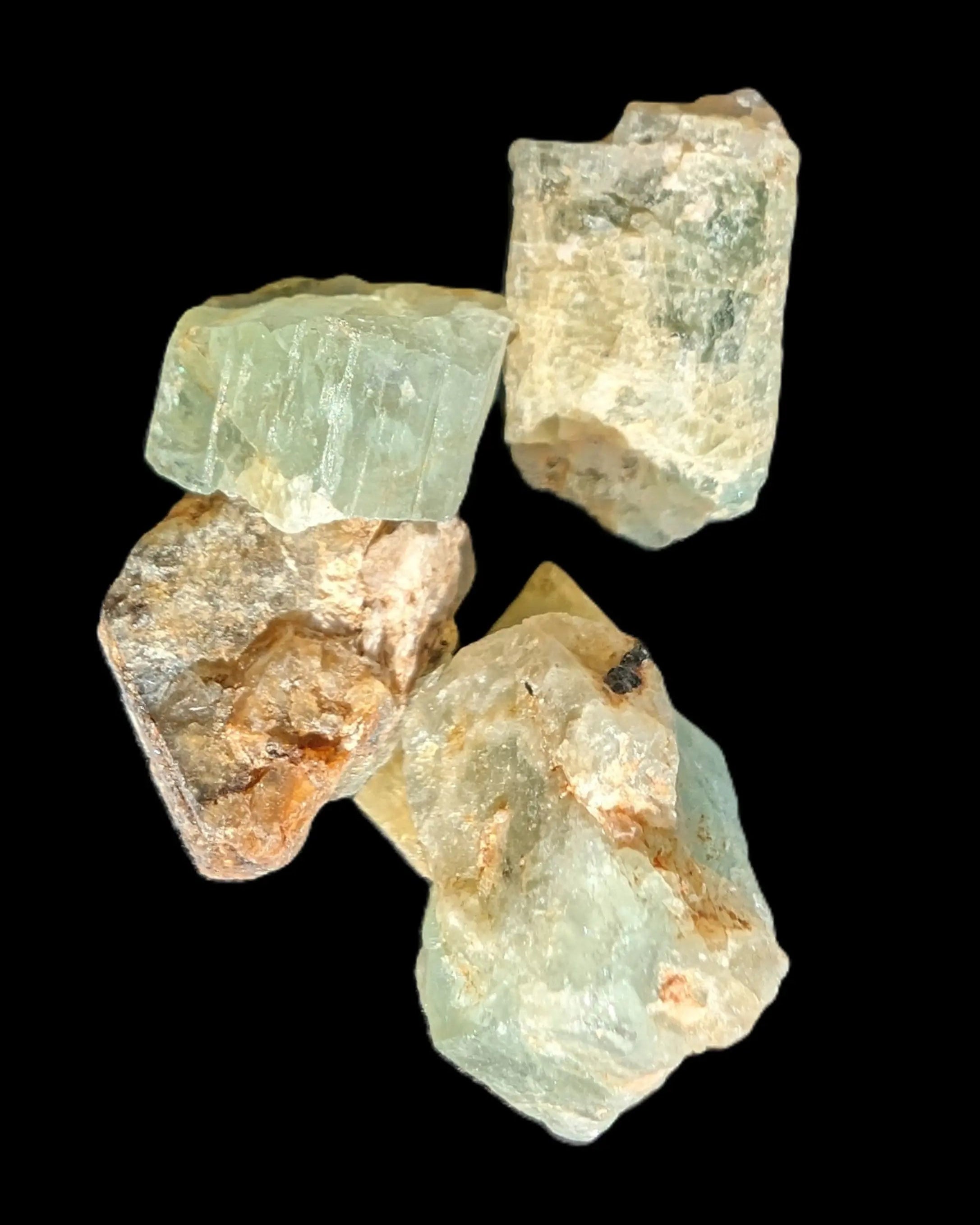 Aquamarine natural 4-6 crystals 7-8g in sunshine - Rocks and Things Store