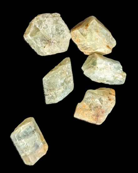 Aquamarine natural 4-6 crystals 7-8g in sunshine - Rocks and Things Store