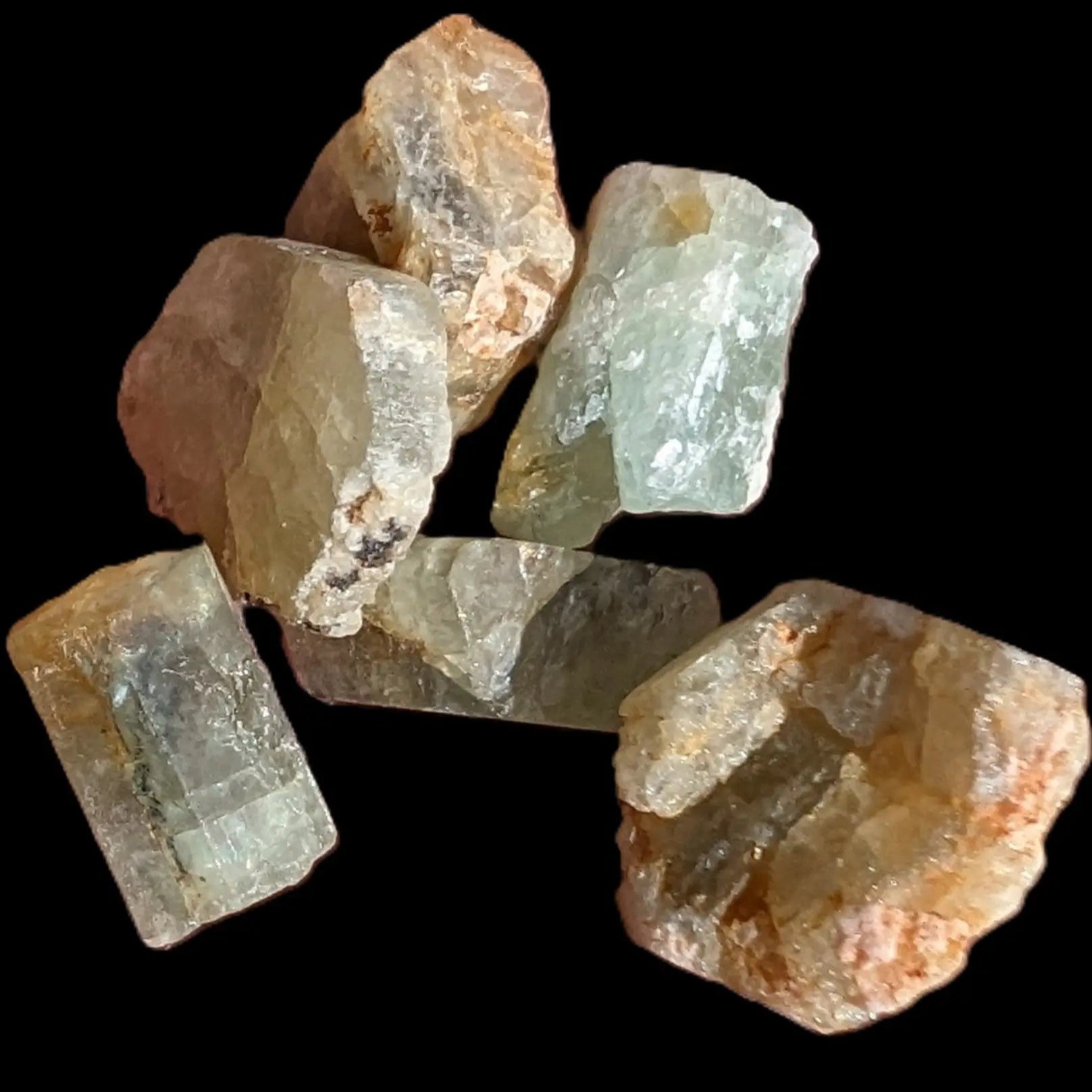 Aquamarine natural 4-6 crystals 7-8g in sunshine - Rocks and Things Store