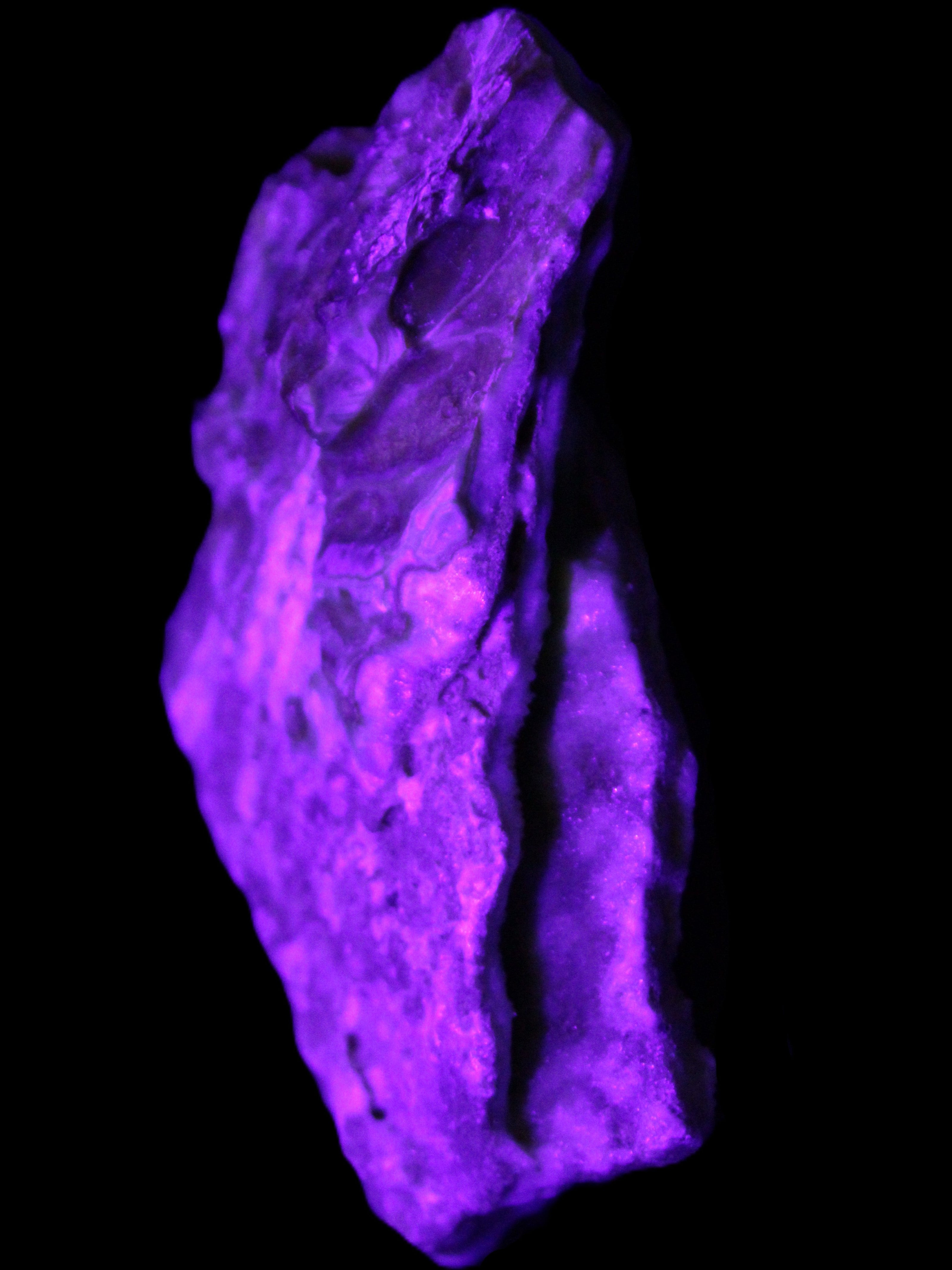 Blue Aragonite specimen 192*30*56mm 167g in UV light - Rocks and Things Store