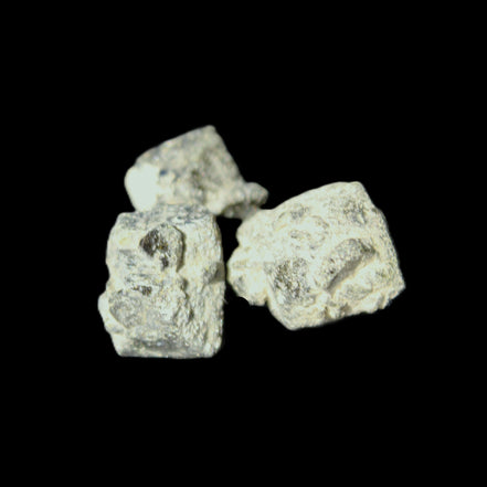 Magnetic Epidote 2/3 irregular octahedral crystals 10-20mm 14/15g in sunlight - Rocks and Things Store