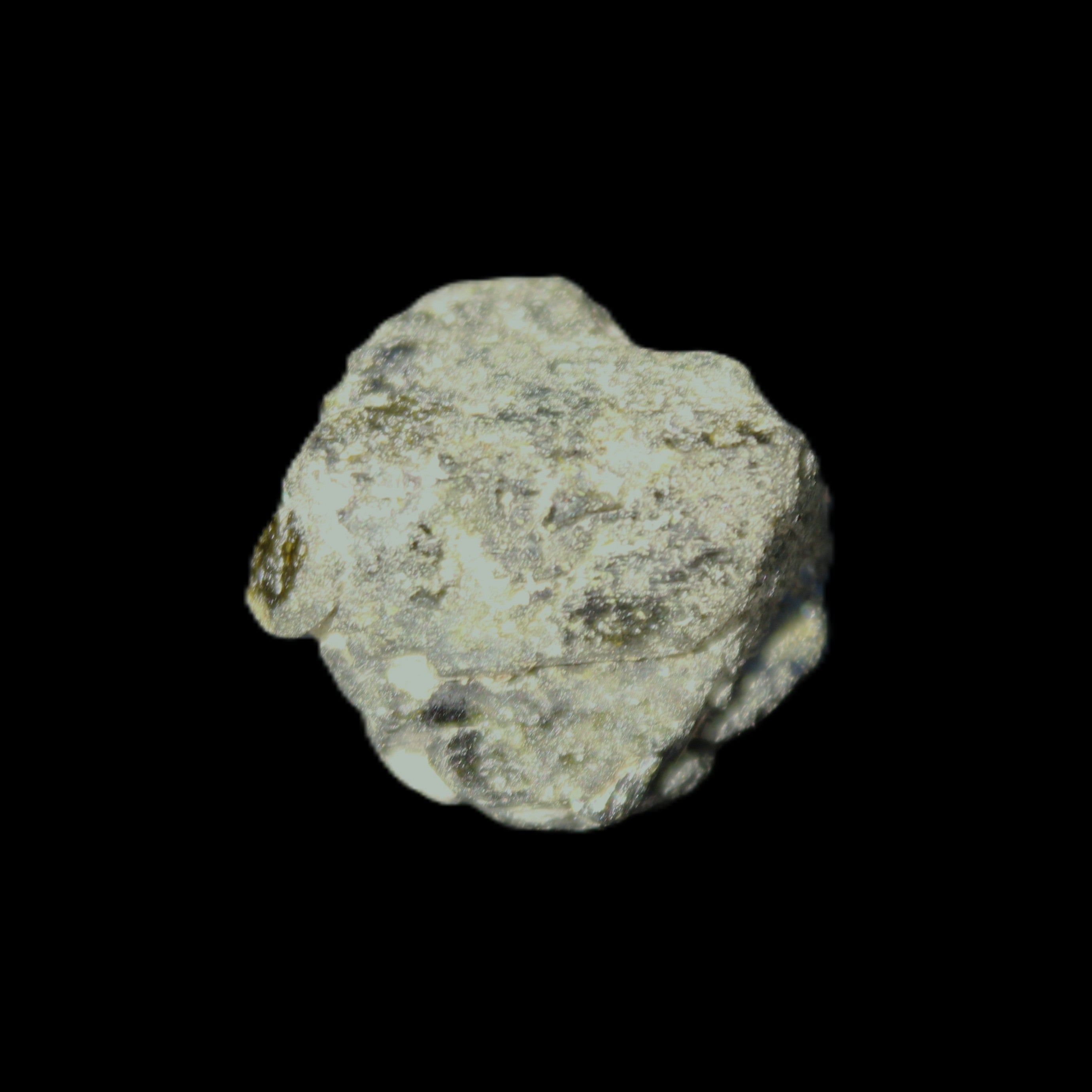 Magnetic Epidote irregular octahedral crystal 20mm 6-9g in sunlight - Rocks and Things Store
