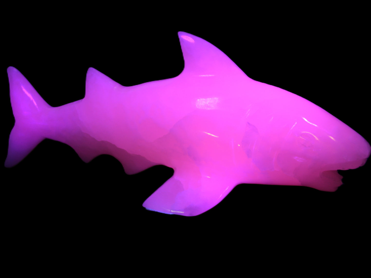 Mangano Calcite hand-carved shark 687g Rocks and Things