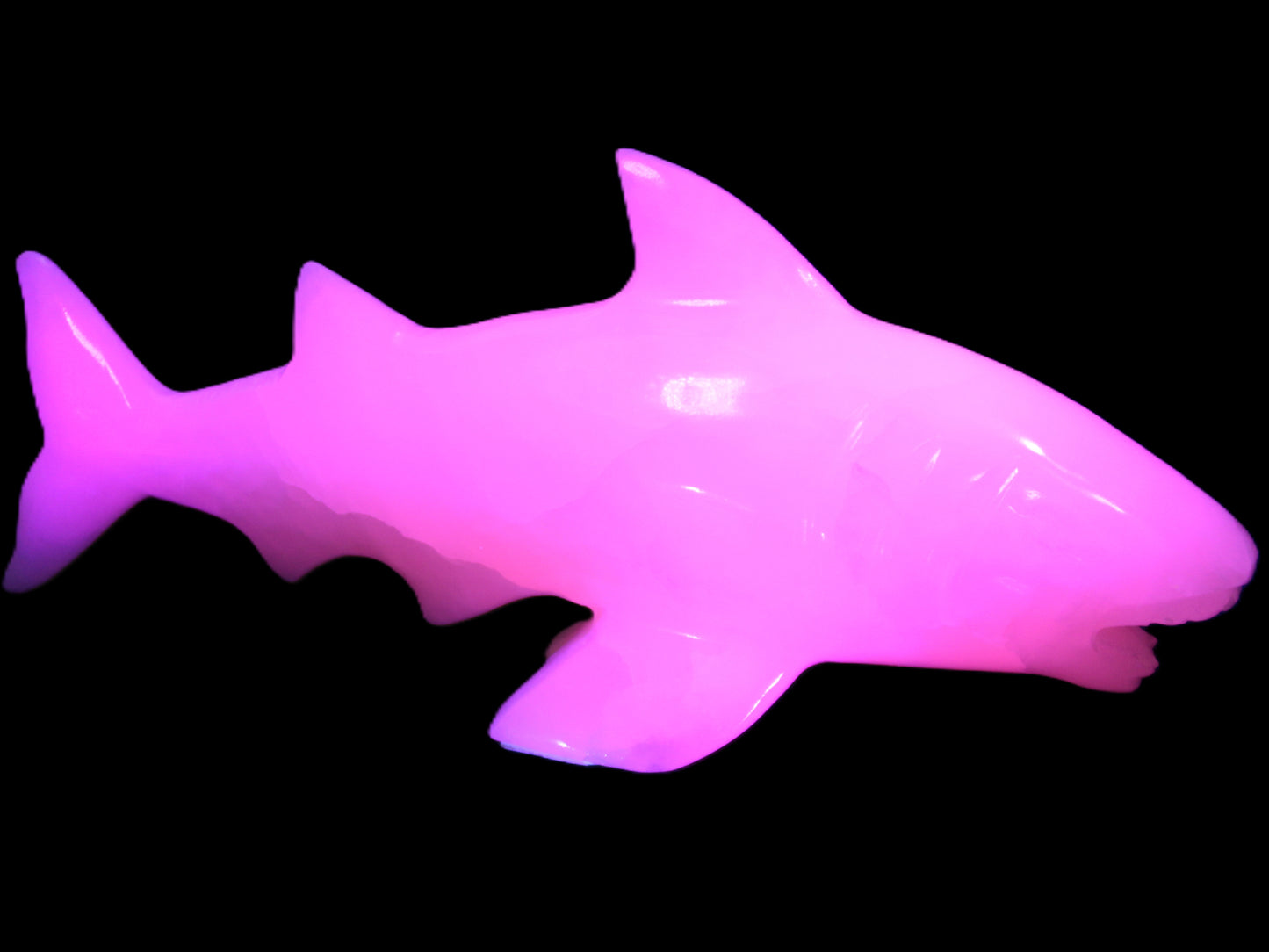 Mangano Calcite hand-carved shark 687g Rocks and Things