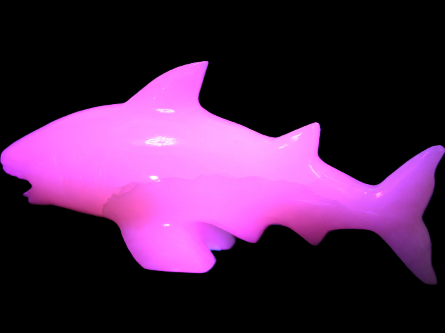 Mangano Calcite hand-carved shark 687g Rocks and Things