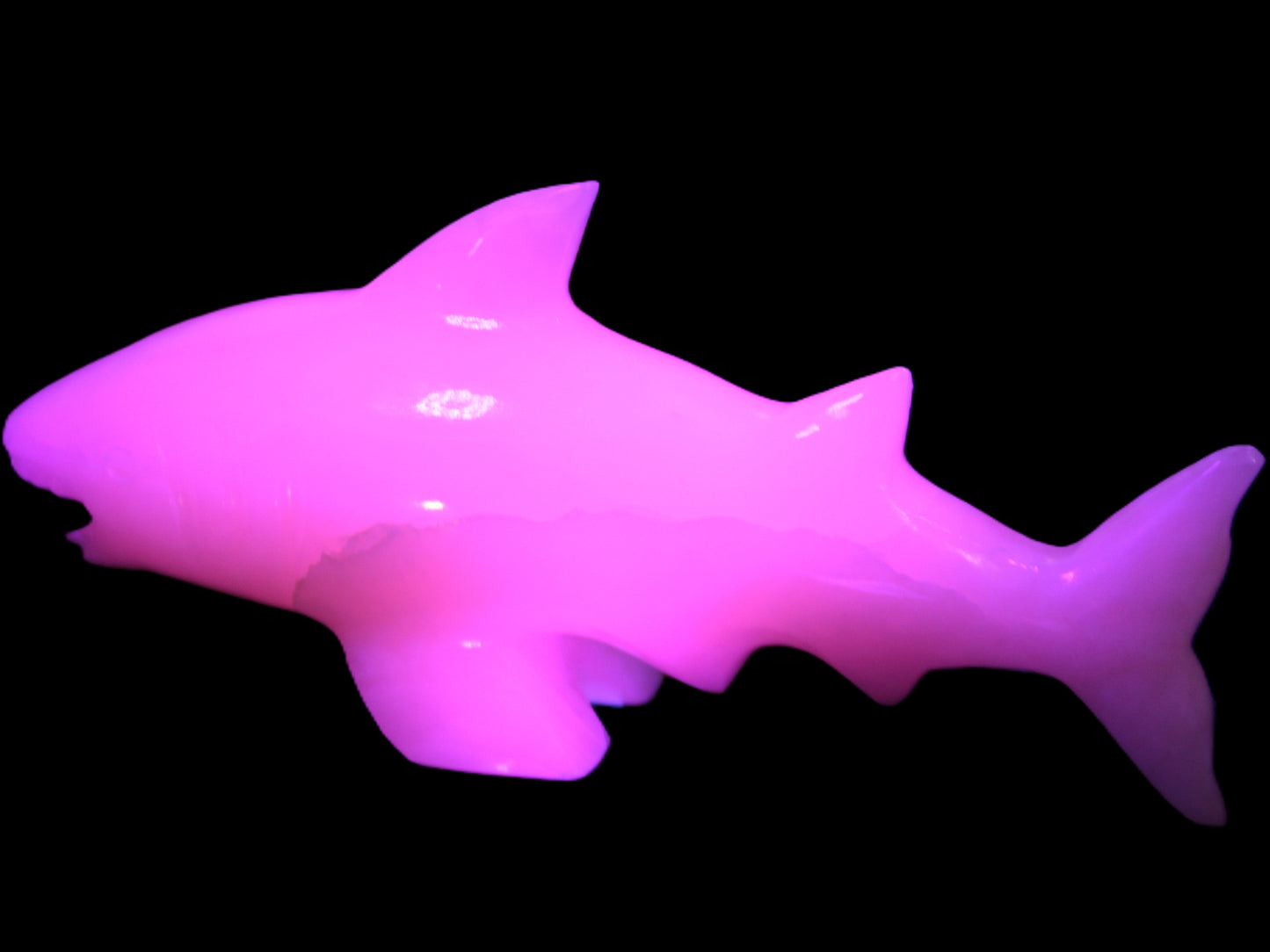 Mangano Calcite hand-carved shark 687g Rocks and Things