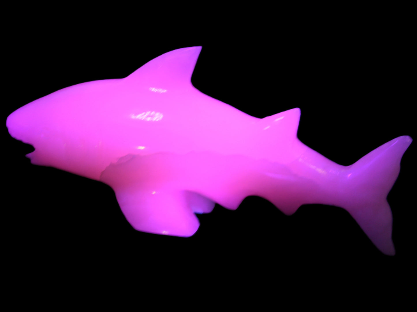 Mangano Calcite hand-carved shark 687g Rocks and Things