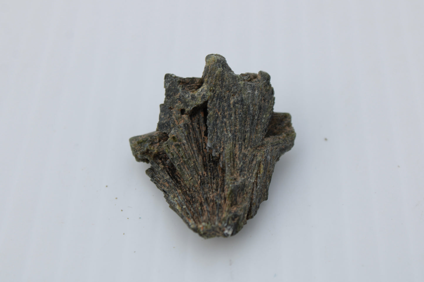 Epidote crystal 46.6ct 9.3g Rocks and Things