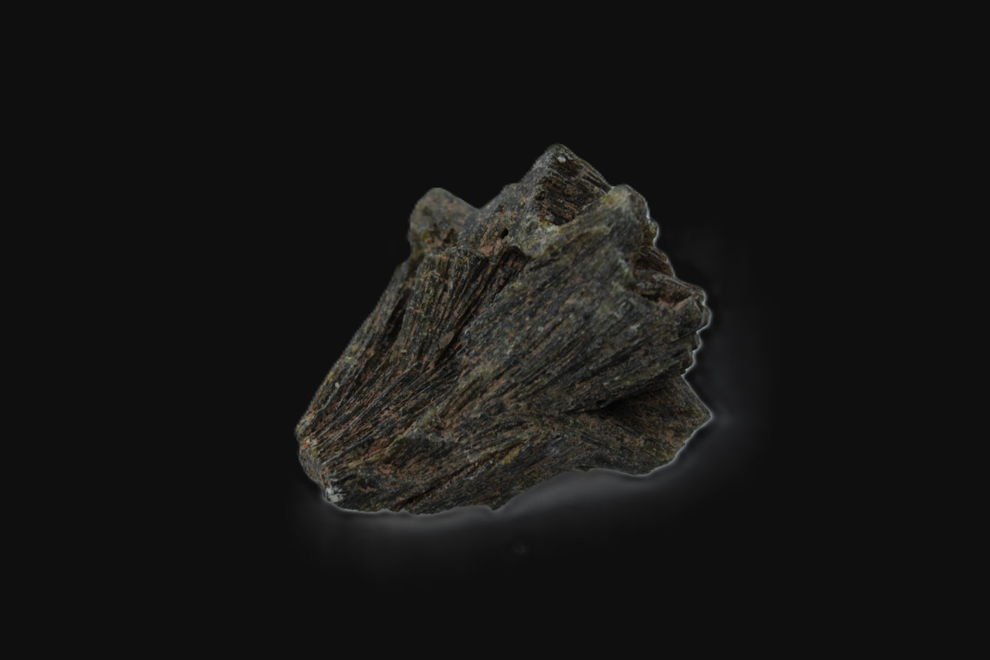 Epidote crystal 46.6ct 9.3g Rocks and Things