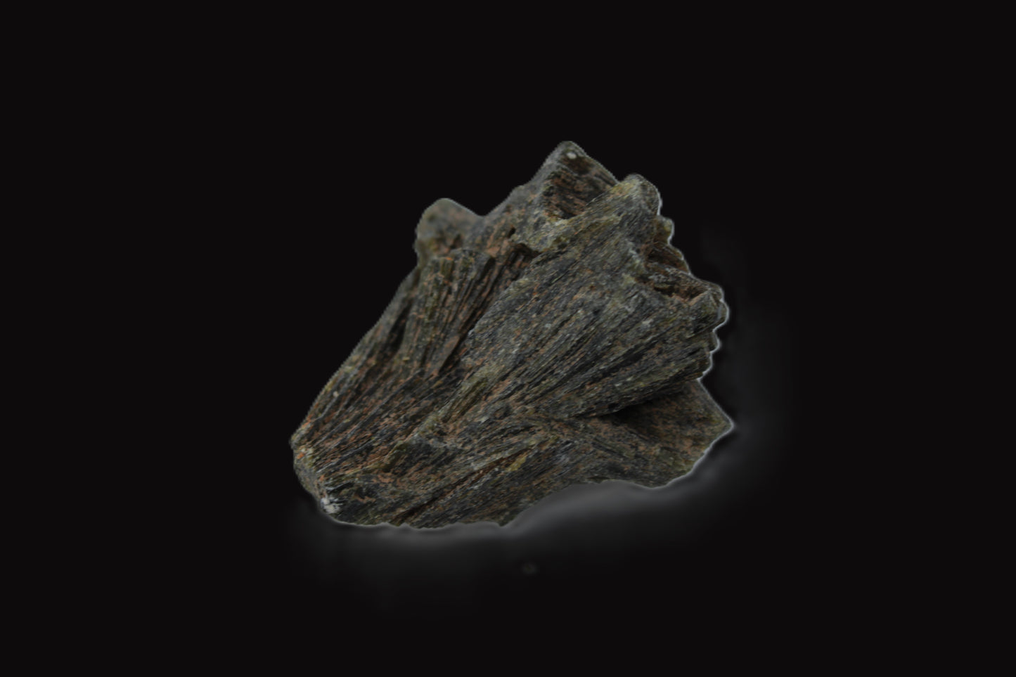 Epidote crystal 46.6ct 9.3g Rocks and Things