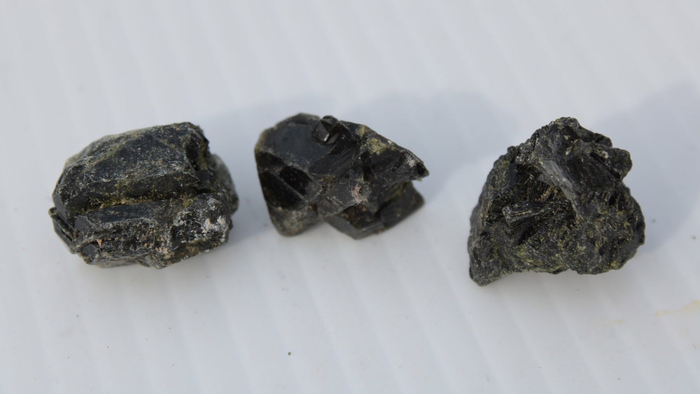 Epidote 3 clusters 87.3ct 17.4g Rocks and Things