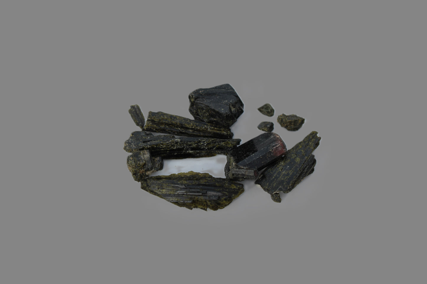 Epidote crystals and clusters 38ct 7.6g Rocks and Things