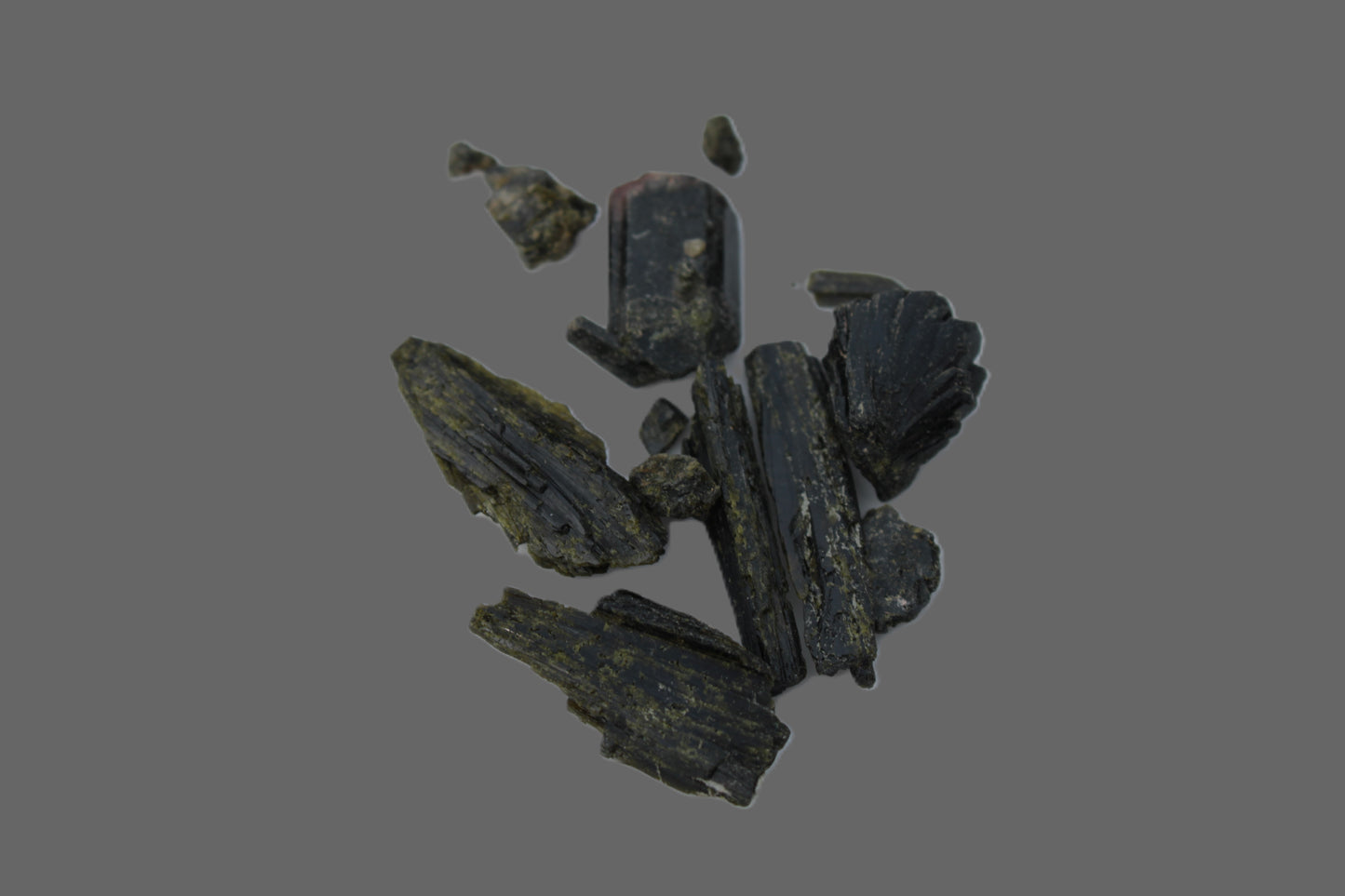 Epidote crystals and clusters 38ct 7.6g Rocks and Things