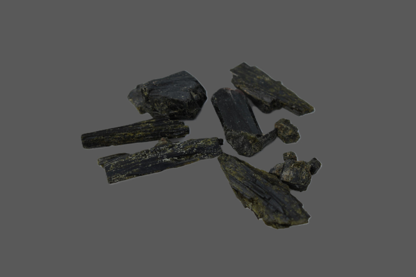 Epidote crystals and clusters 38ct 7.6g Rocks and Things