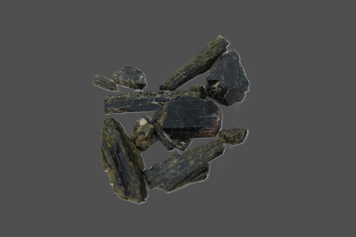 Epidote crystals and clusters 38ct 7.6g Rocks and Things