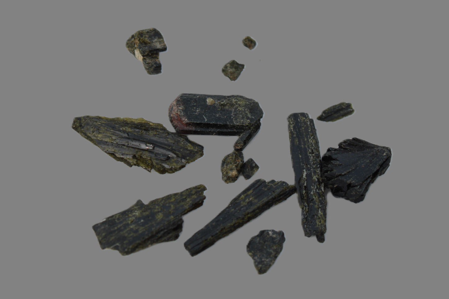 Epidote crystals and clusters 38ct 7.6g Rocks and Things