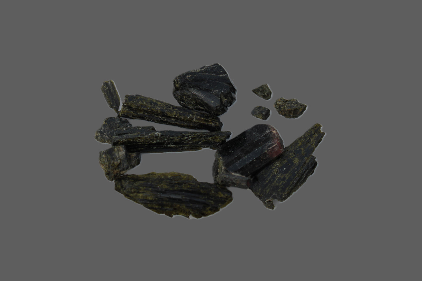 Epidote crystals and clusters 38ct 7.6g Rocks and Things