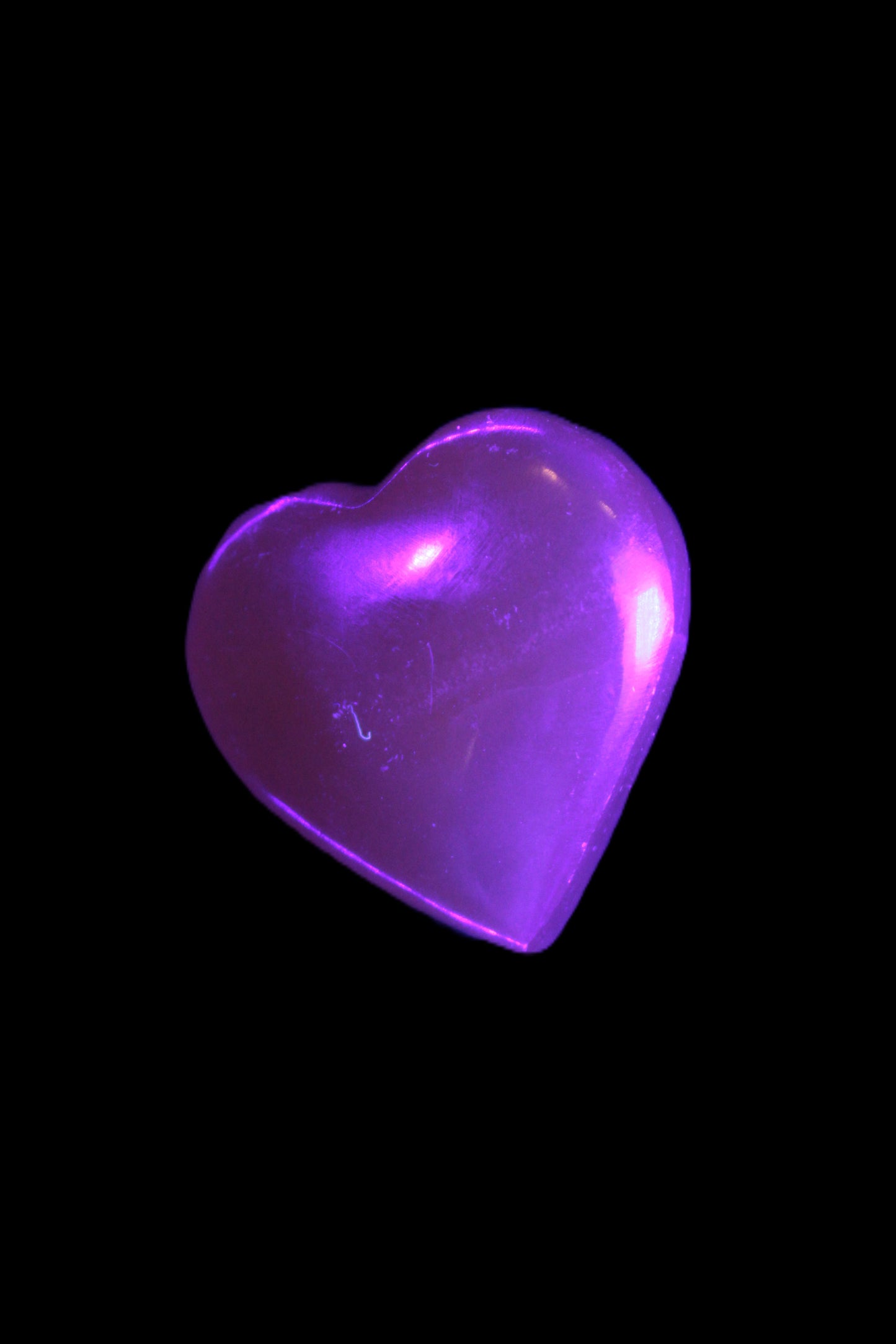 Honey Calcite heart 30-32g Rocks and Things