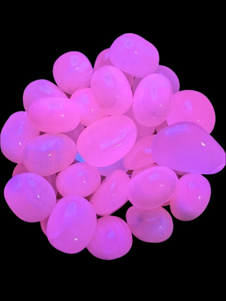 Mangano Calcite UV bright-pink-reactive tumbled stone 4-6g Rocks and Things