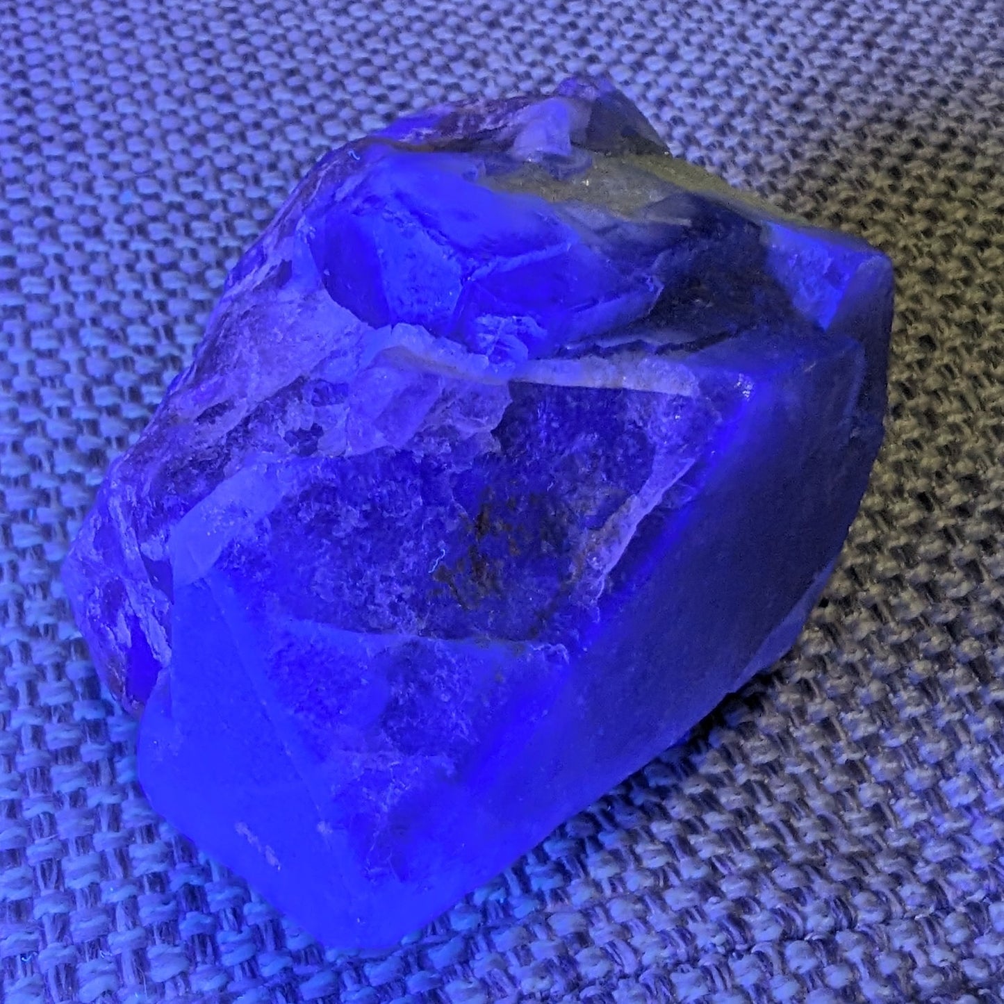 Fluorite cubic cluster UV reactive 328g Rocks and Things